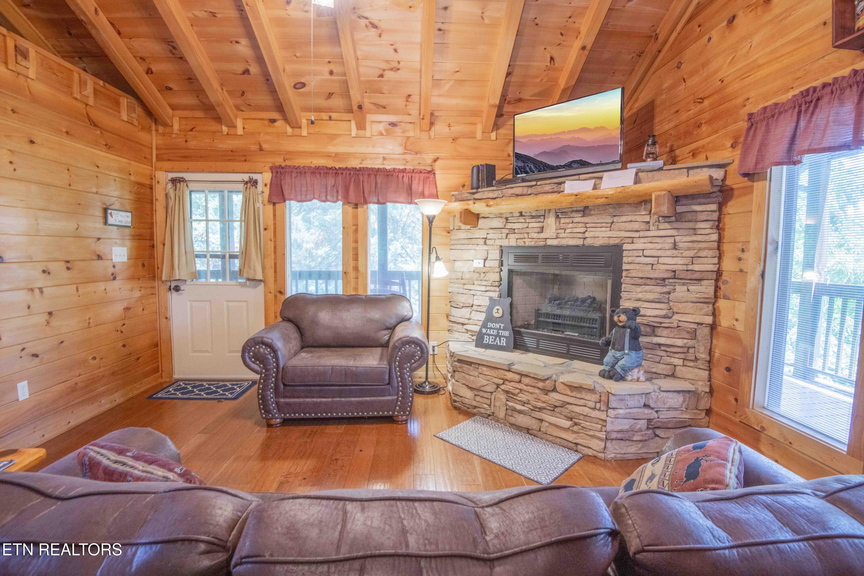 1615 Paradise Ridge Drive Property Photo 5