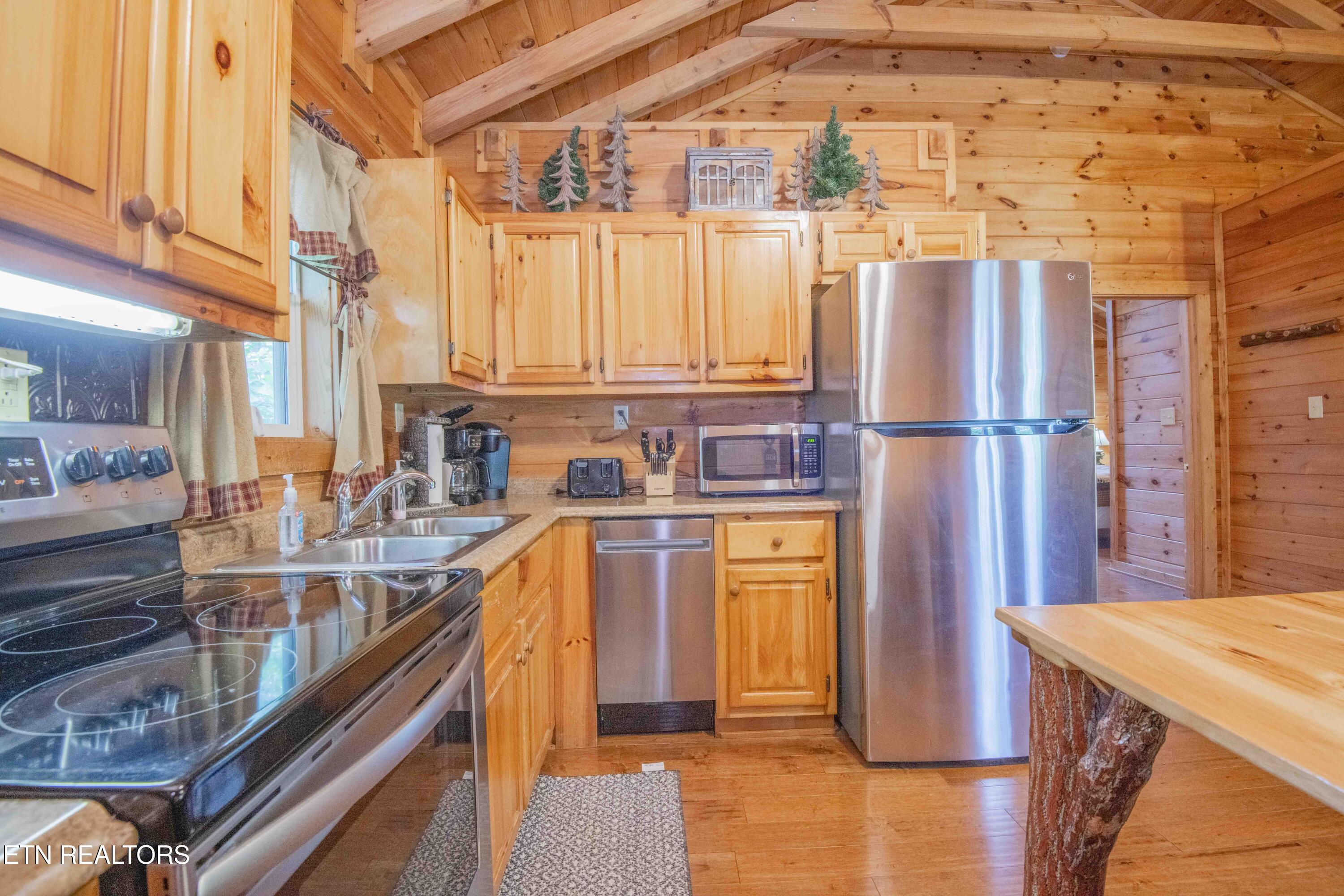 1615 Paradise Ridge Drive Property Photo 8