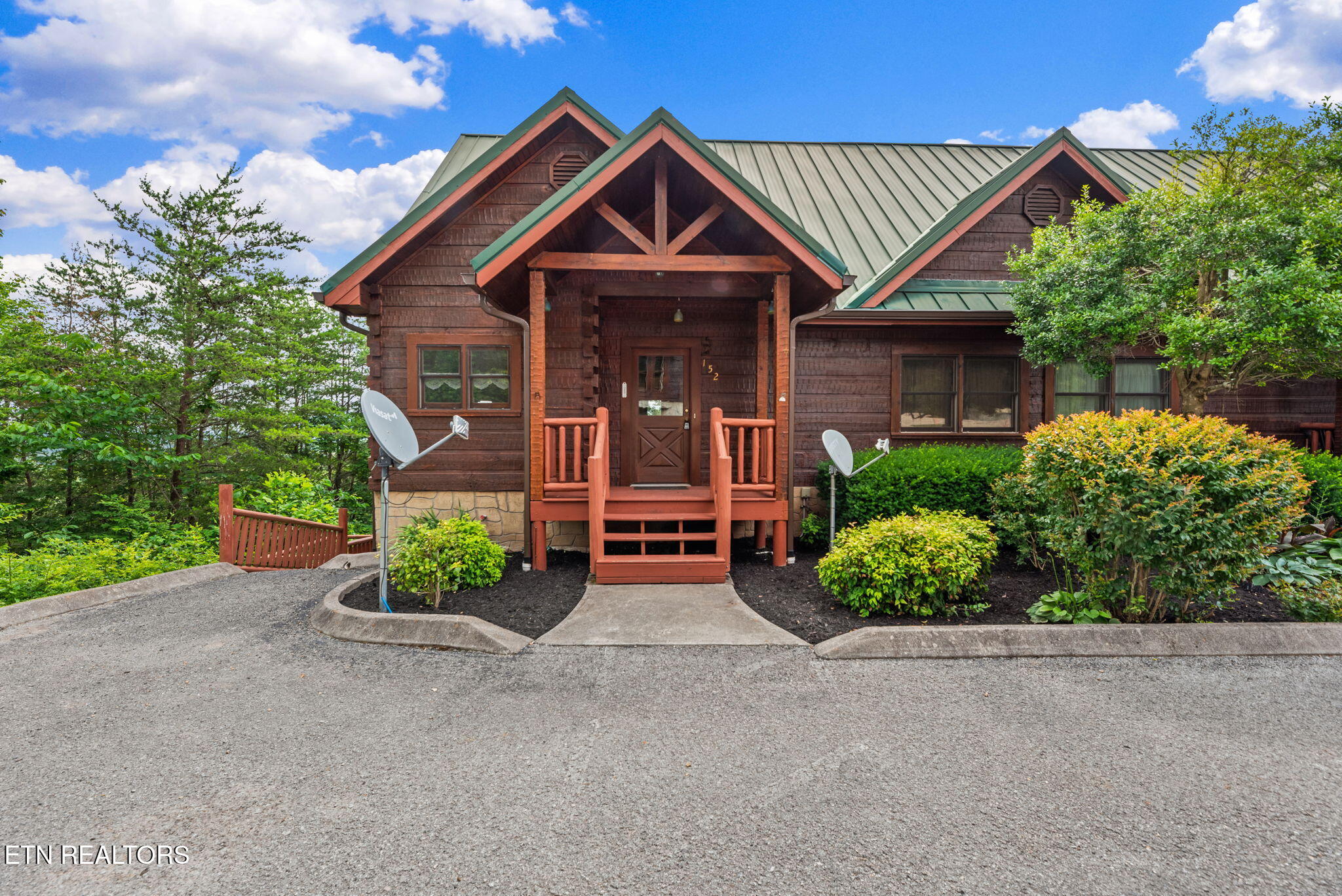 152 Eagle Crest Property Photo 1
