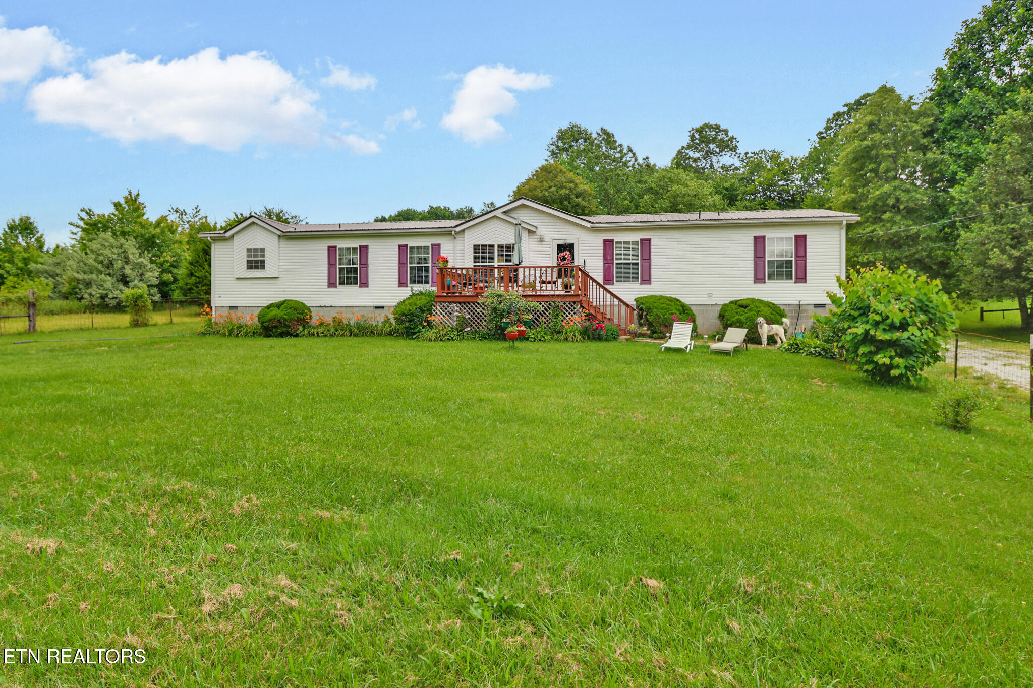 627 Clint Lowe Rd Property Photo 1