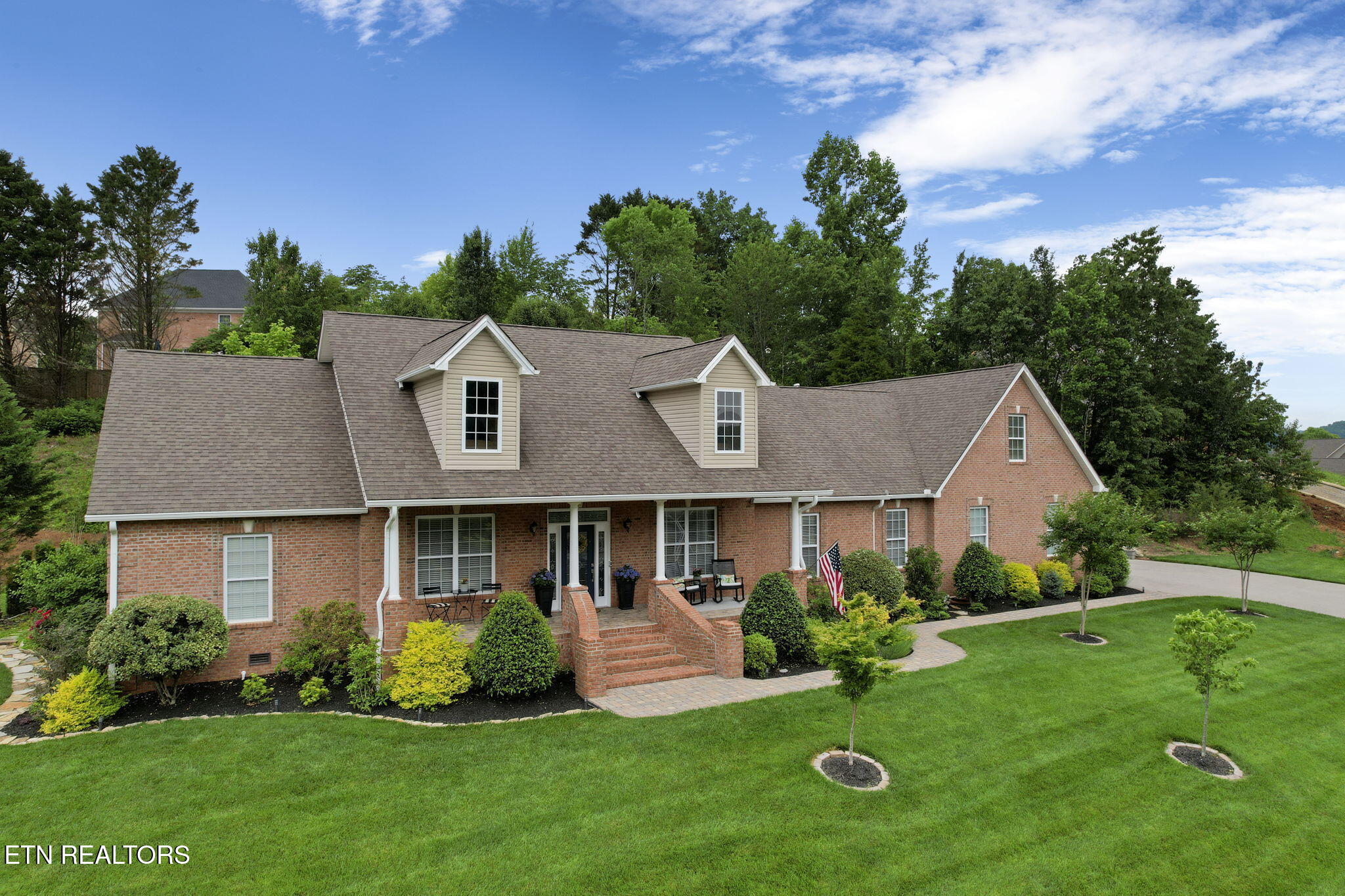 48 Riverside Drive Property Photo