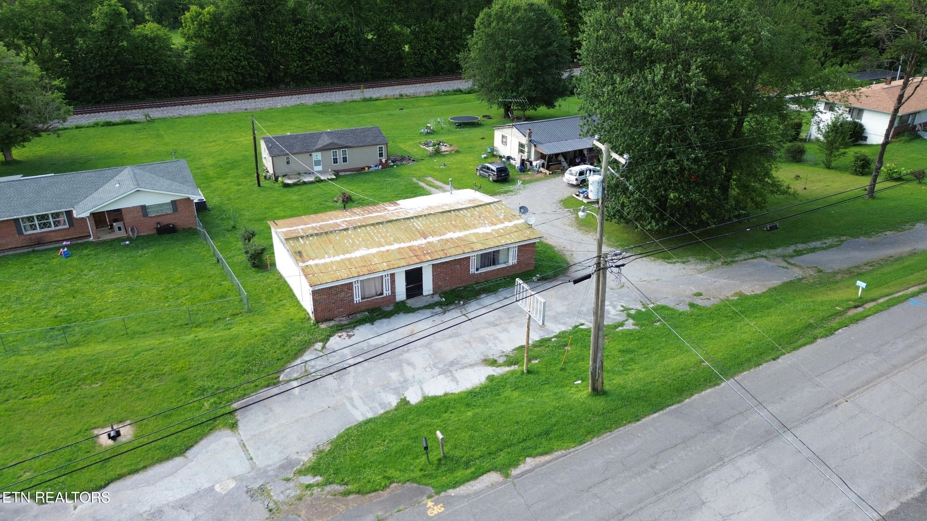 427 Medlin Pike Property Photo 1