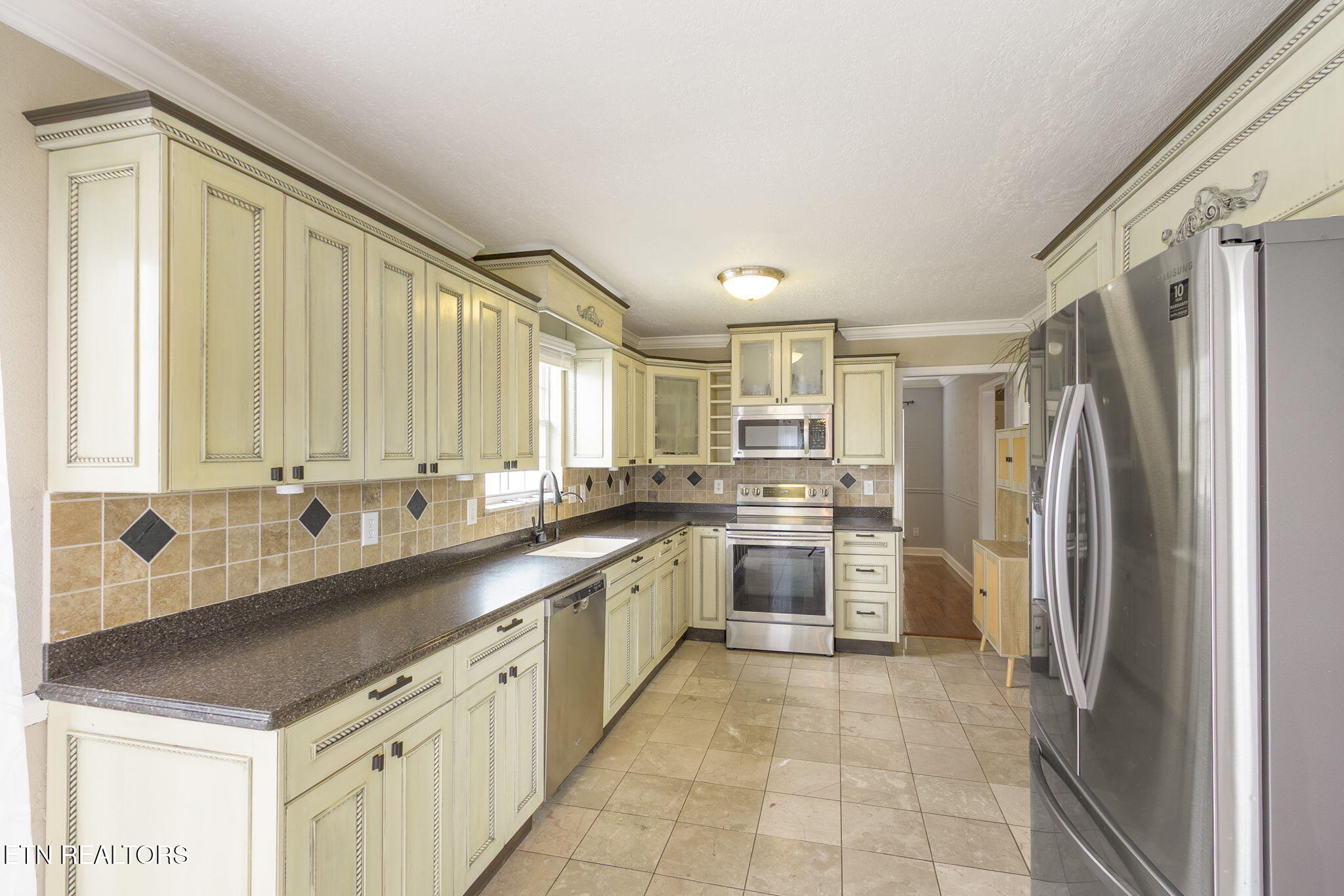 6813 Cardindale Drive Property Photo 13