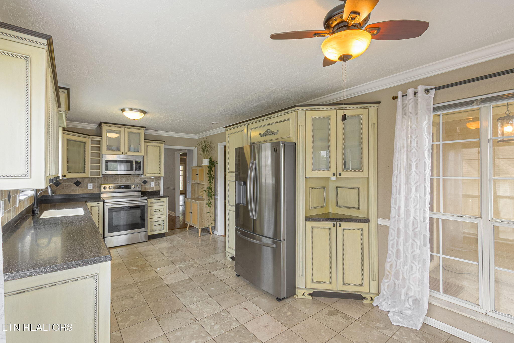 6813 Cardindale Drive Property Photo 14