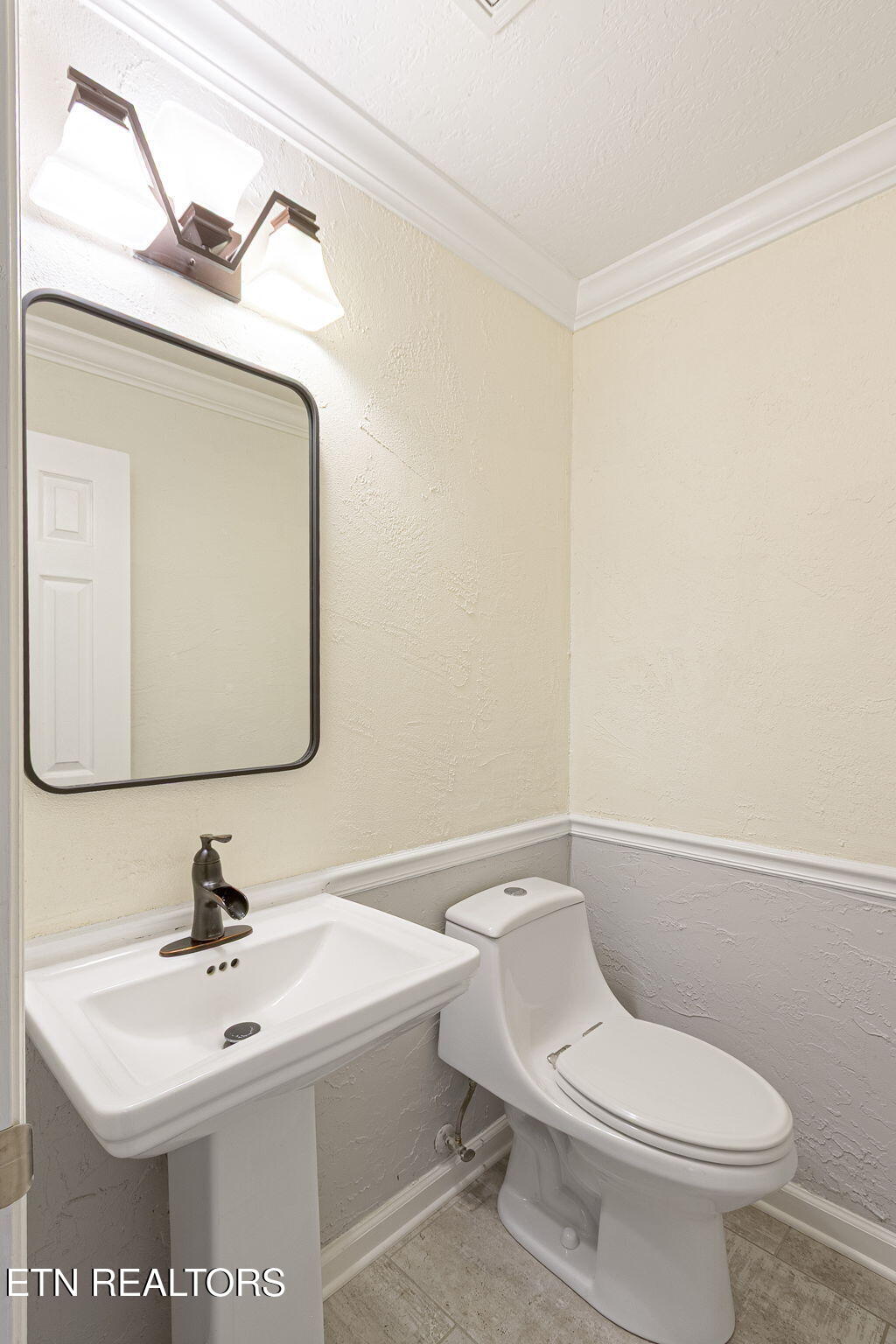6813 Cardindale Drive Property Photo 29