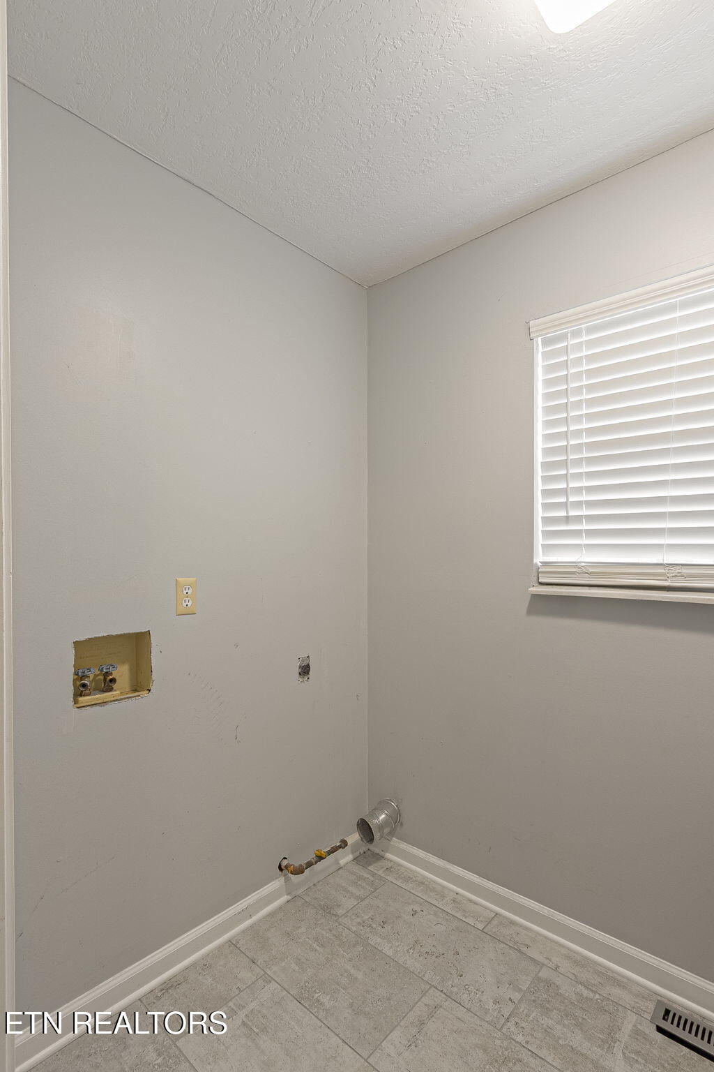 6813 Cardindale Drive Property Photo 30