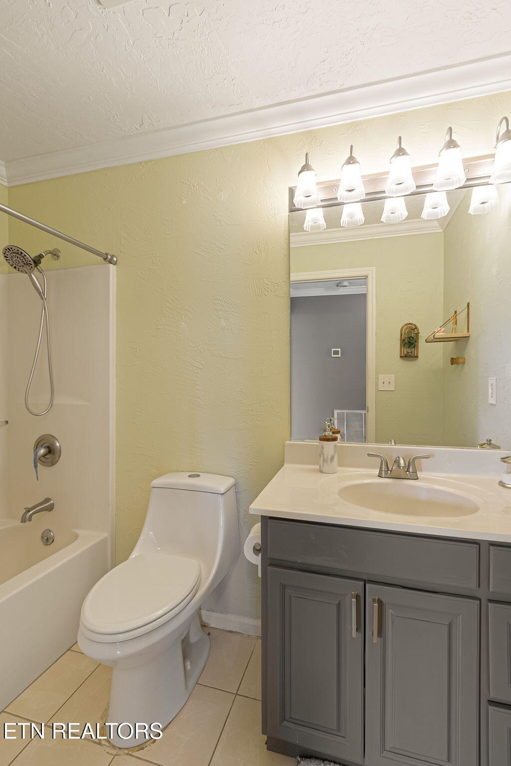 6813 Cardindale Drive Property Photo 31