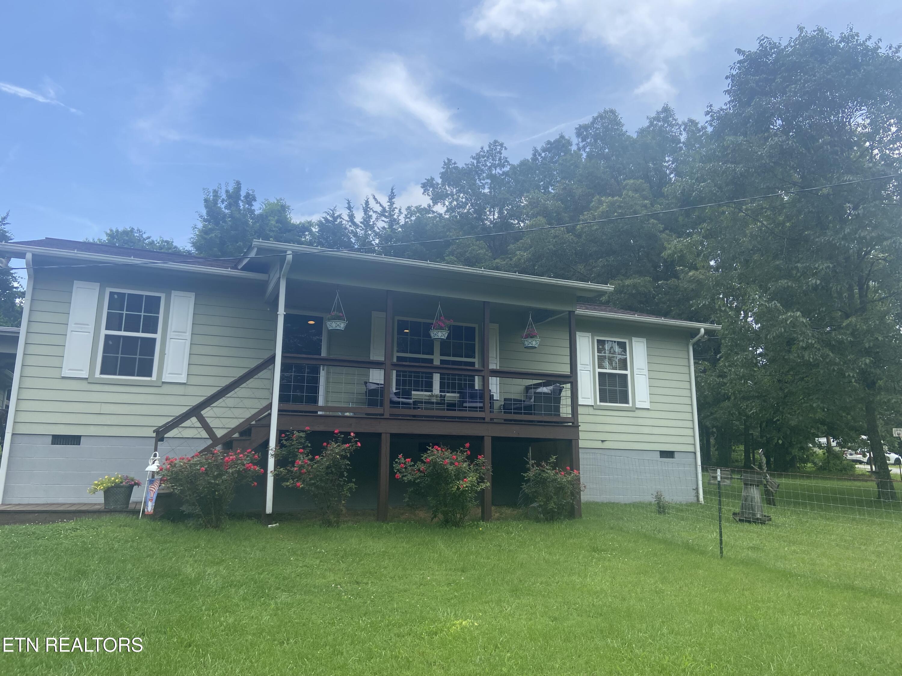 1843 Tazewell Pike Property Photo 1