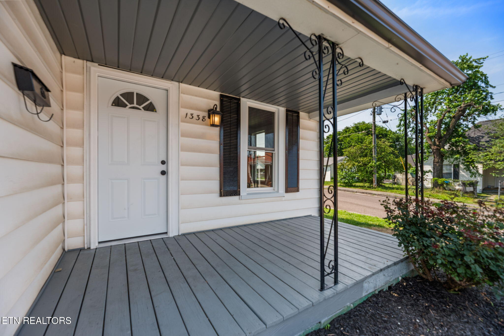 1338 Louisiana Ave Property Photo 3