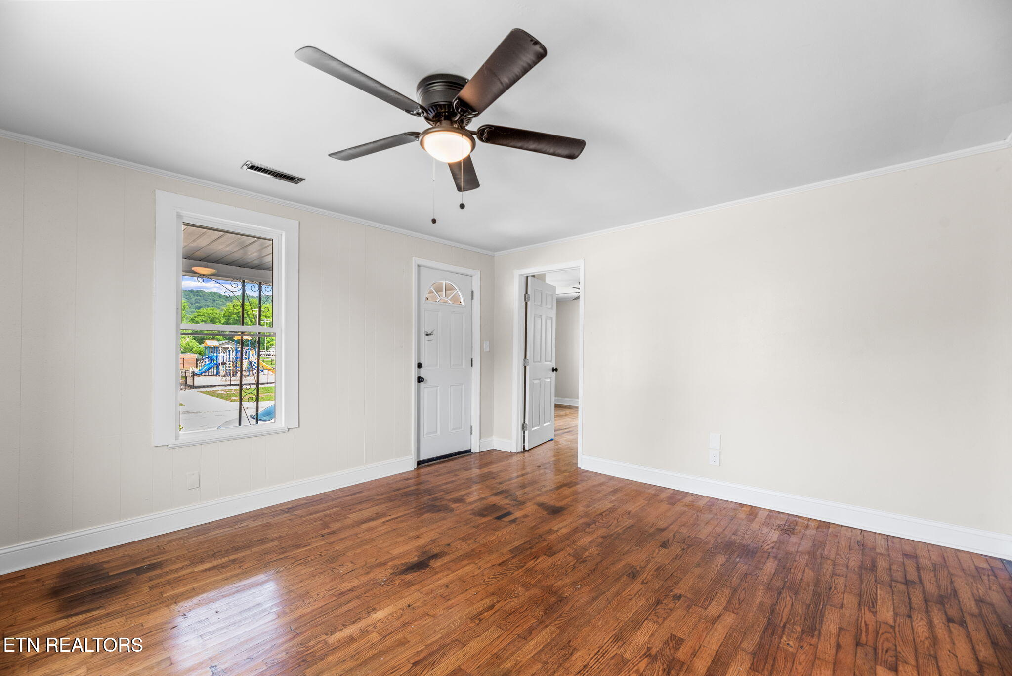 1338 Louisiana Ave Property Photo 4