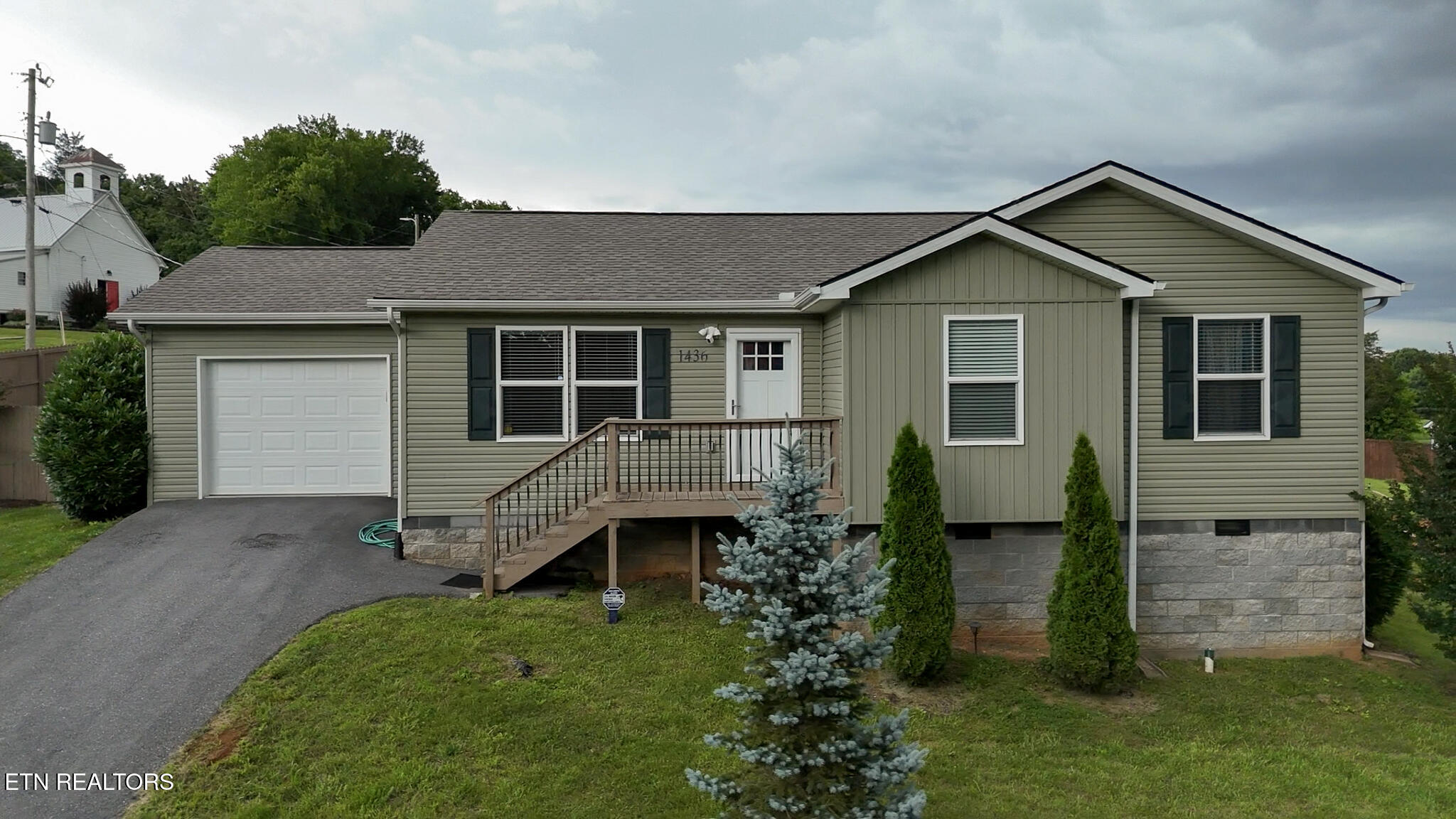 1436 Branner St Property Photo 1