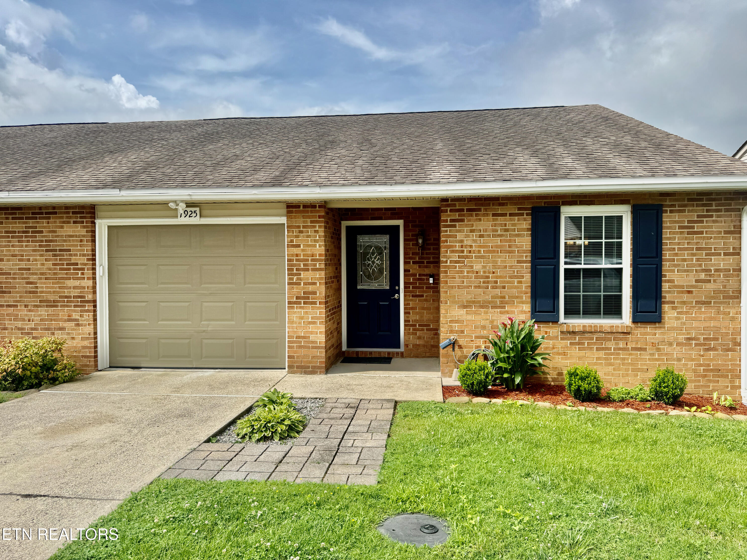 7925 Eldin Way Property Photo 1