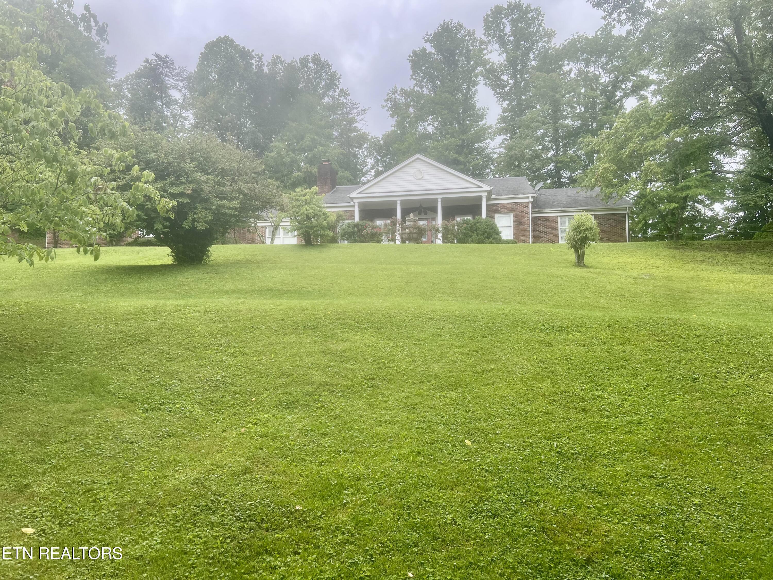 242 Adams Lane Property Photo 2