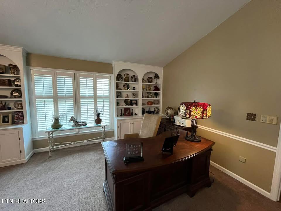 242 Adams Lane Property Photo 8