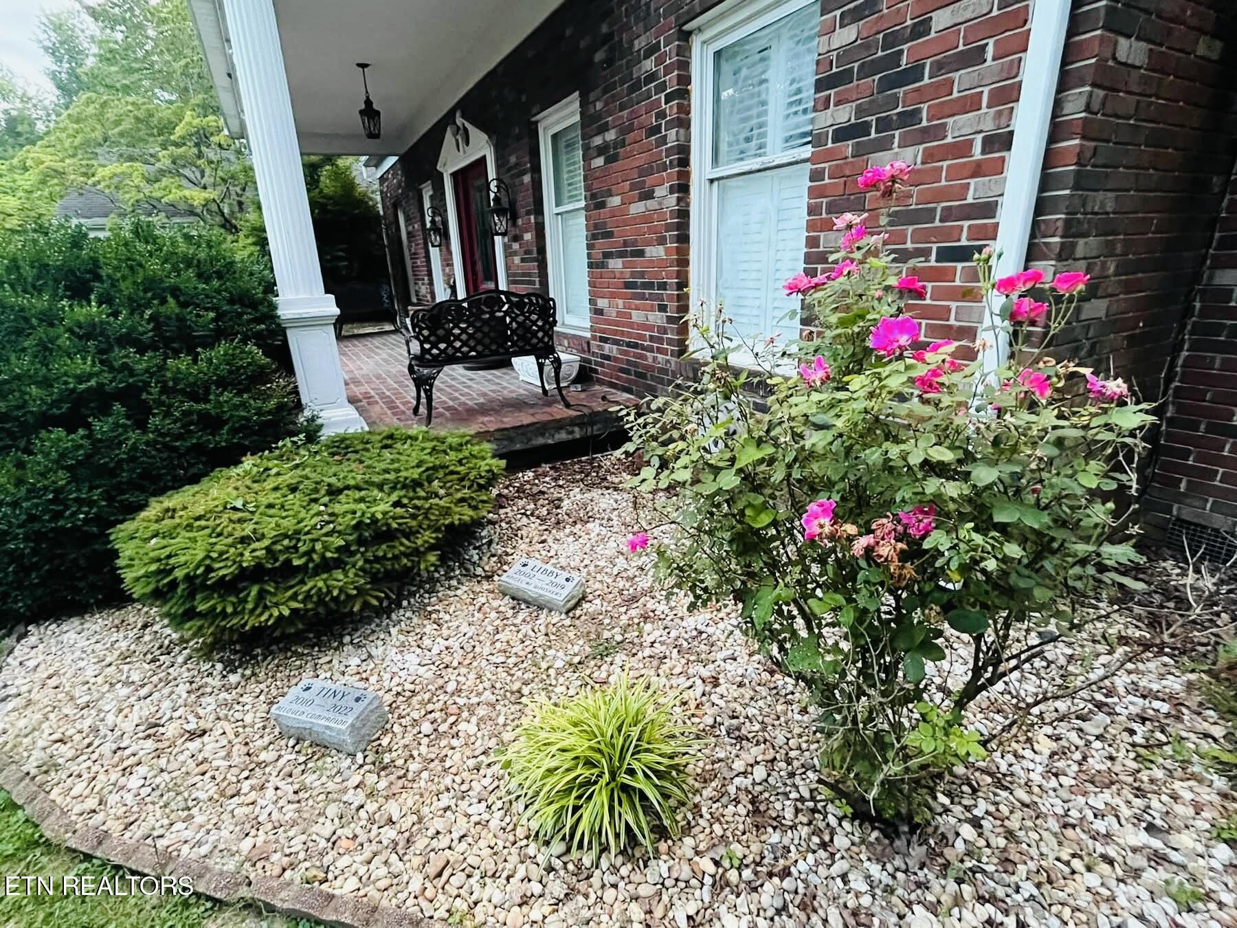 242 Adams Lane Property Photo 34