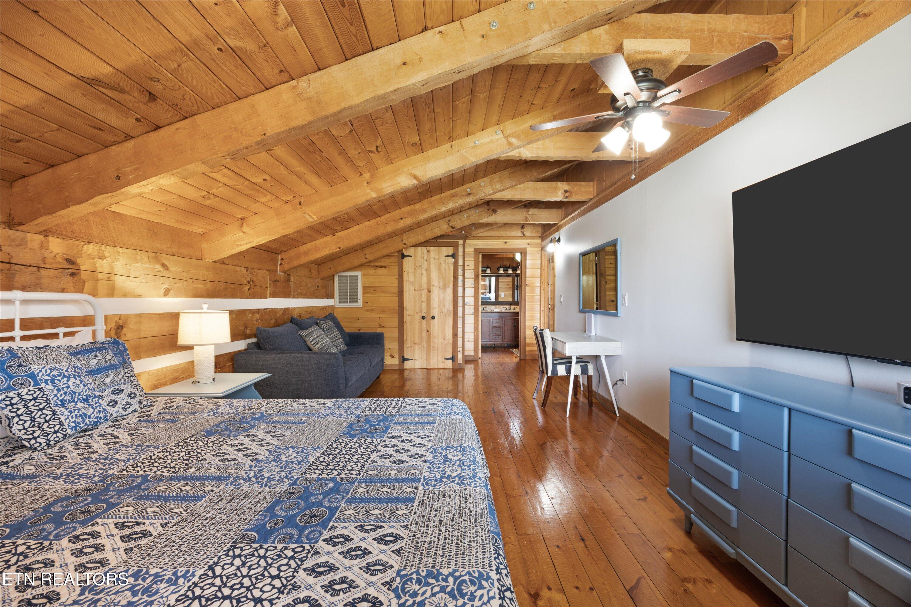 725 Driftwood Circle Property Photo 14