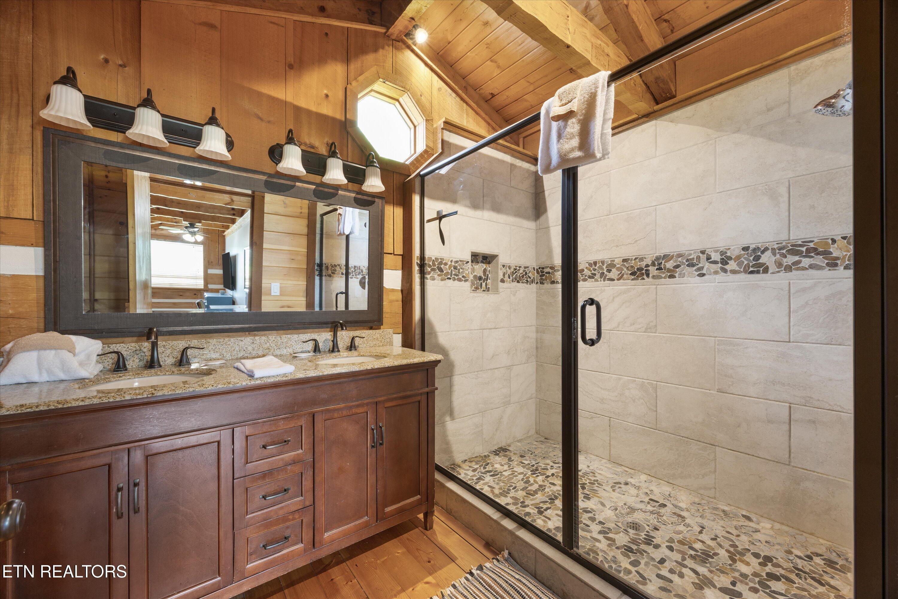 725 Driftwood Circle Property Photo 15