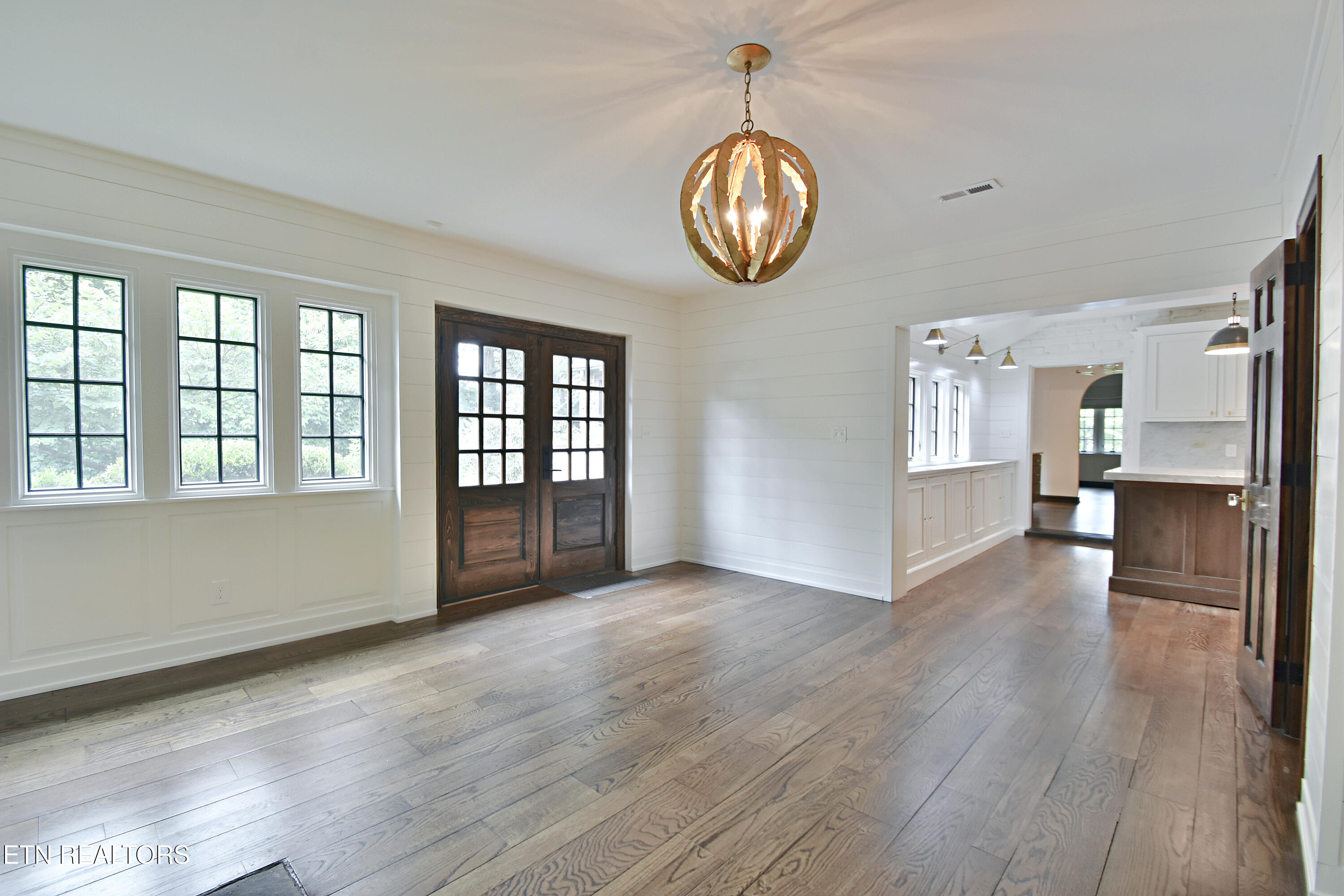2221 Cherokee Blvd Property Photo 20