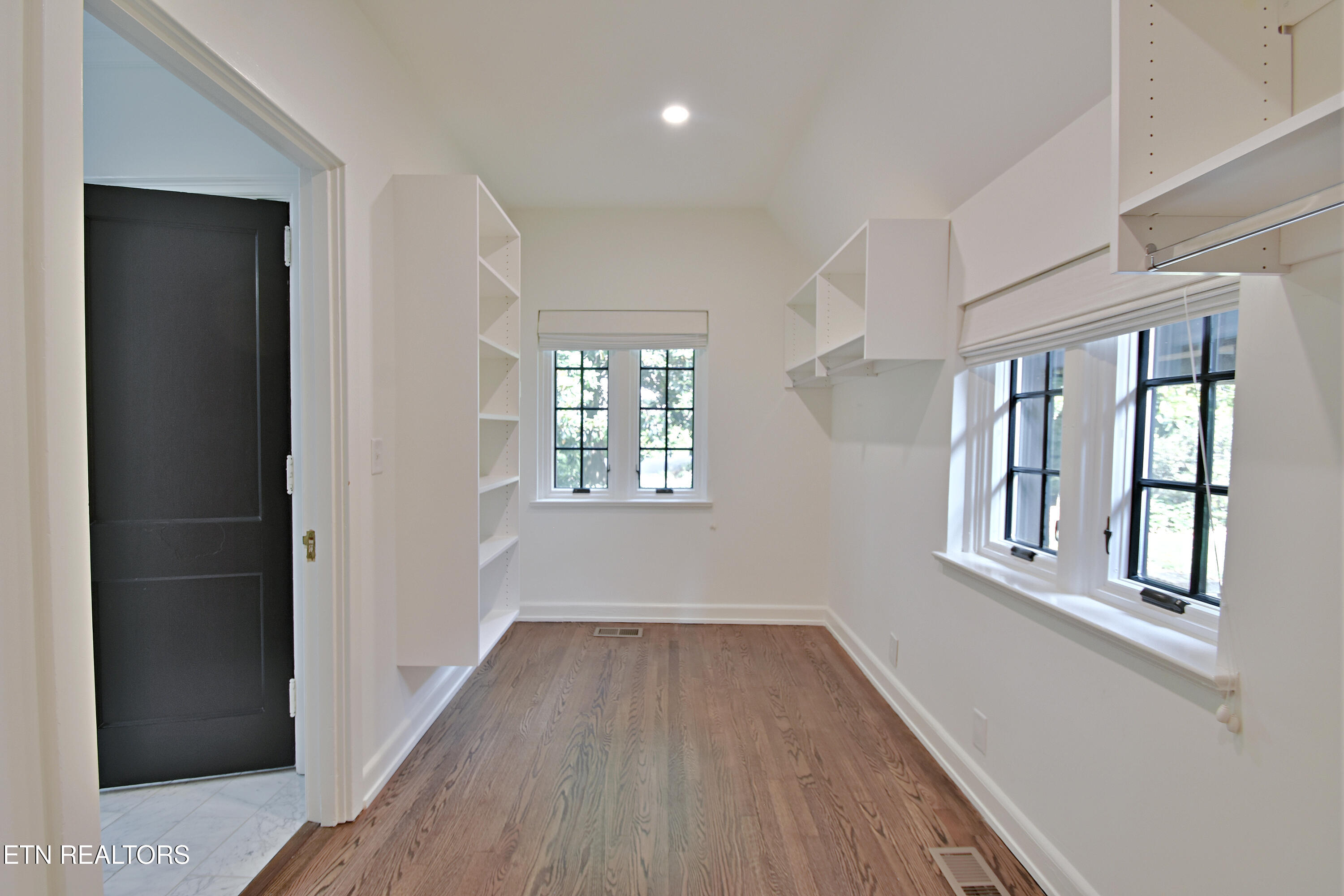 2221 Cherokee Blvd Property Photo 26