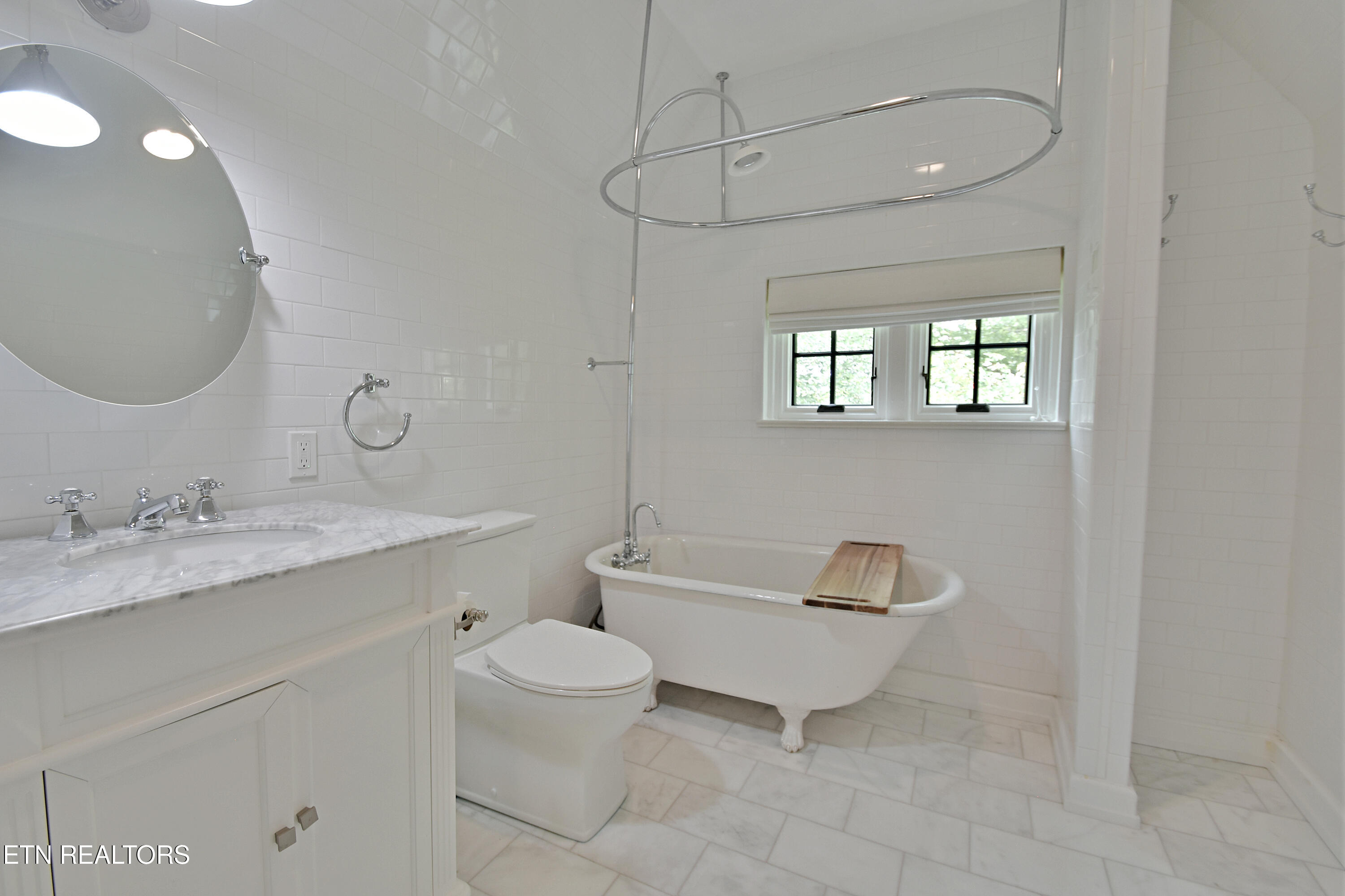 2221 Cherokee Blvd Property Photo 37