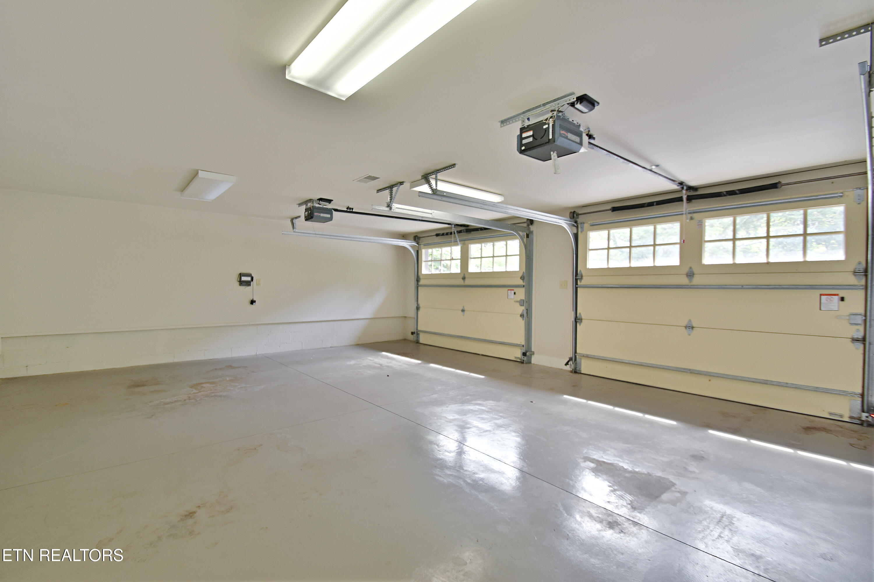 2221 Cherokee Blvd Property Photo 44