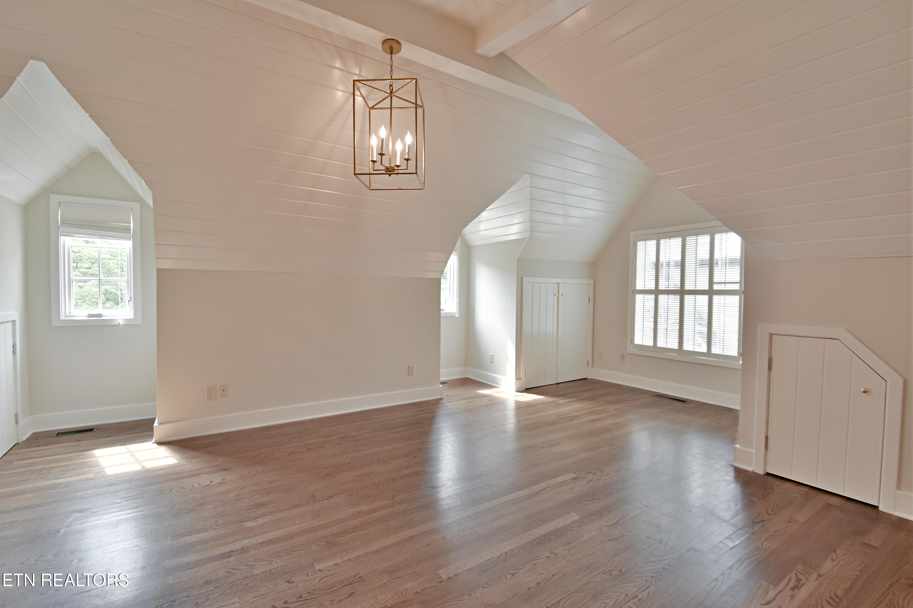 2221 Cherokee Blvd Property Photo 46