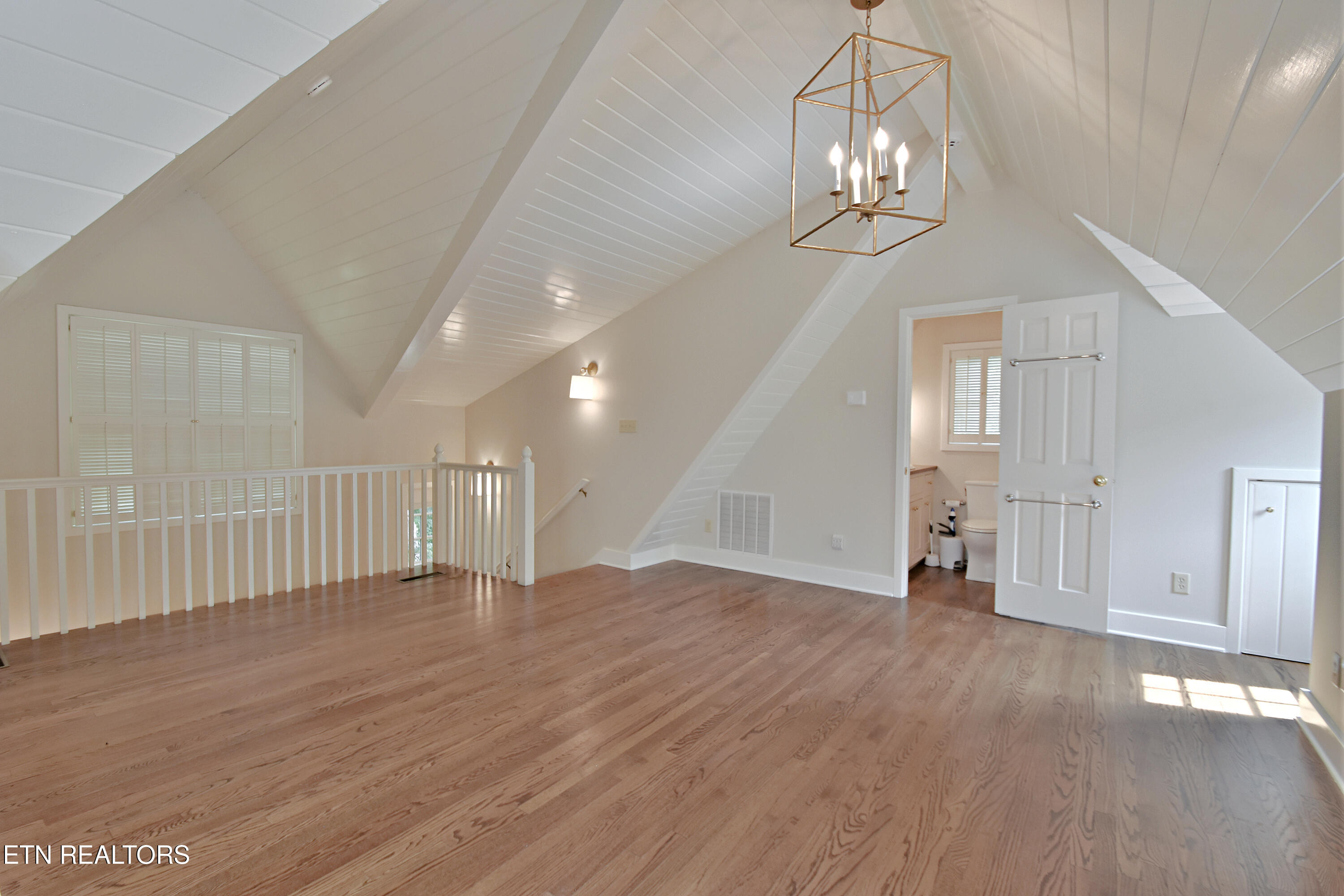 2221 Cherokee Blvd Property Photo 48