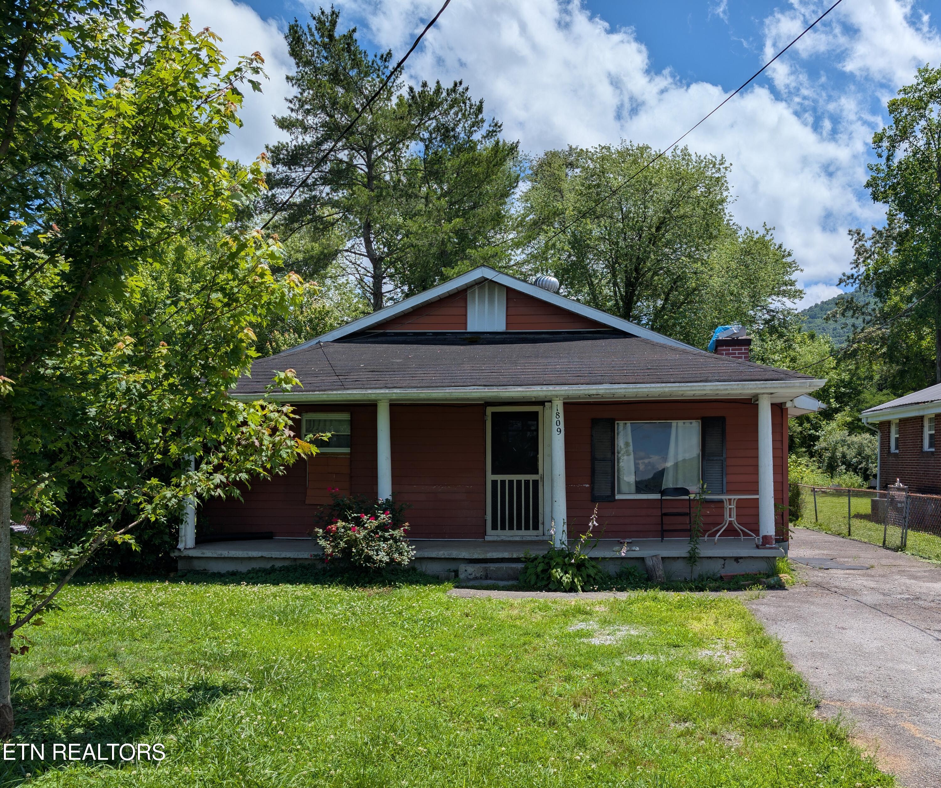 1809 Exeter Ave Property Photo 1