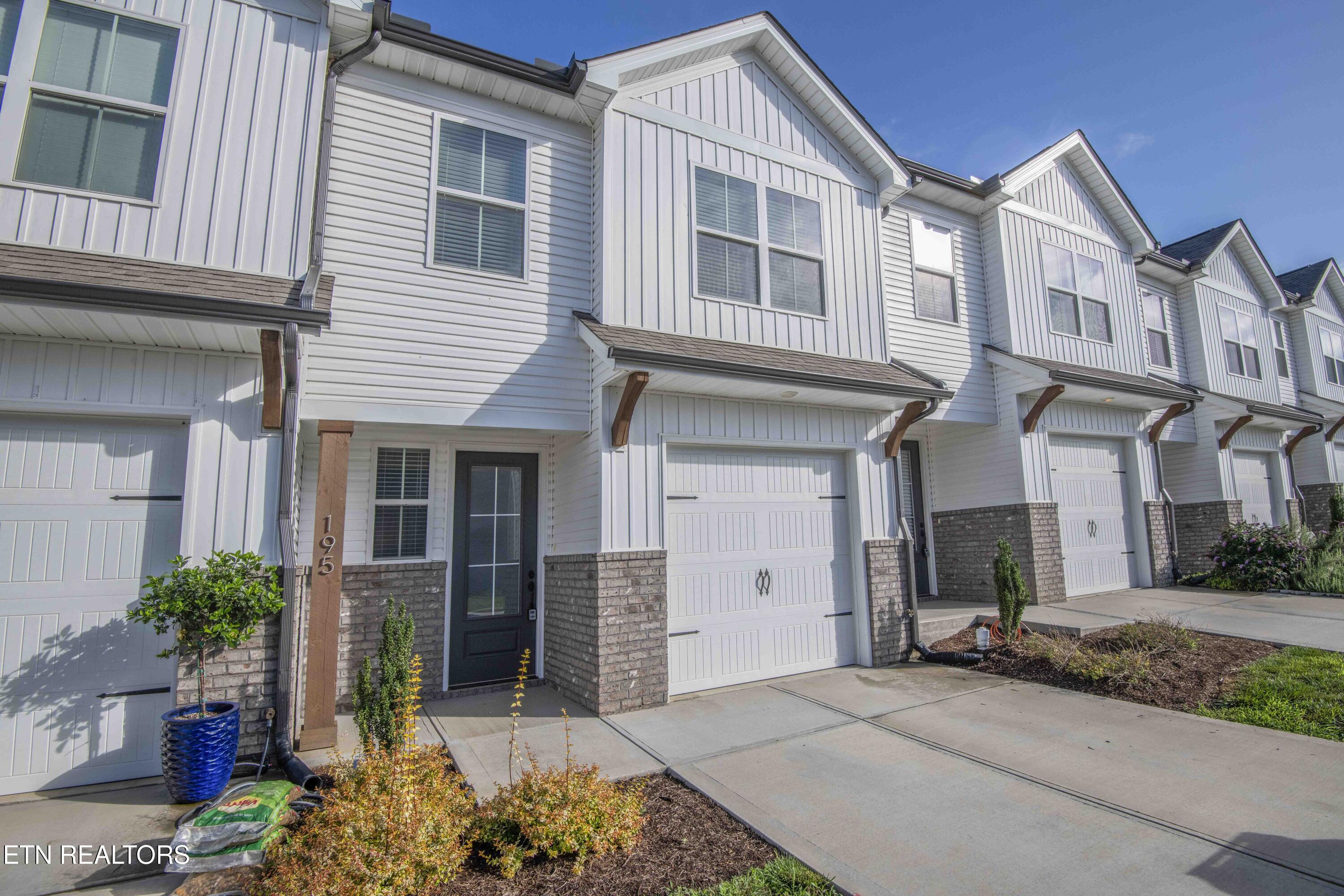195 Harper Village Way Property Photo 1