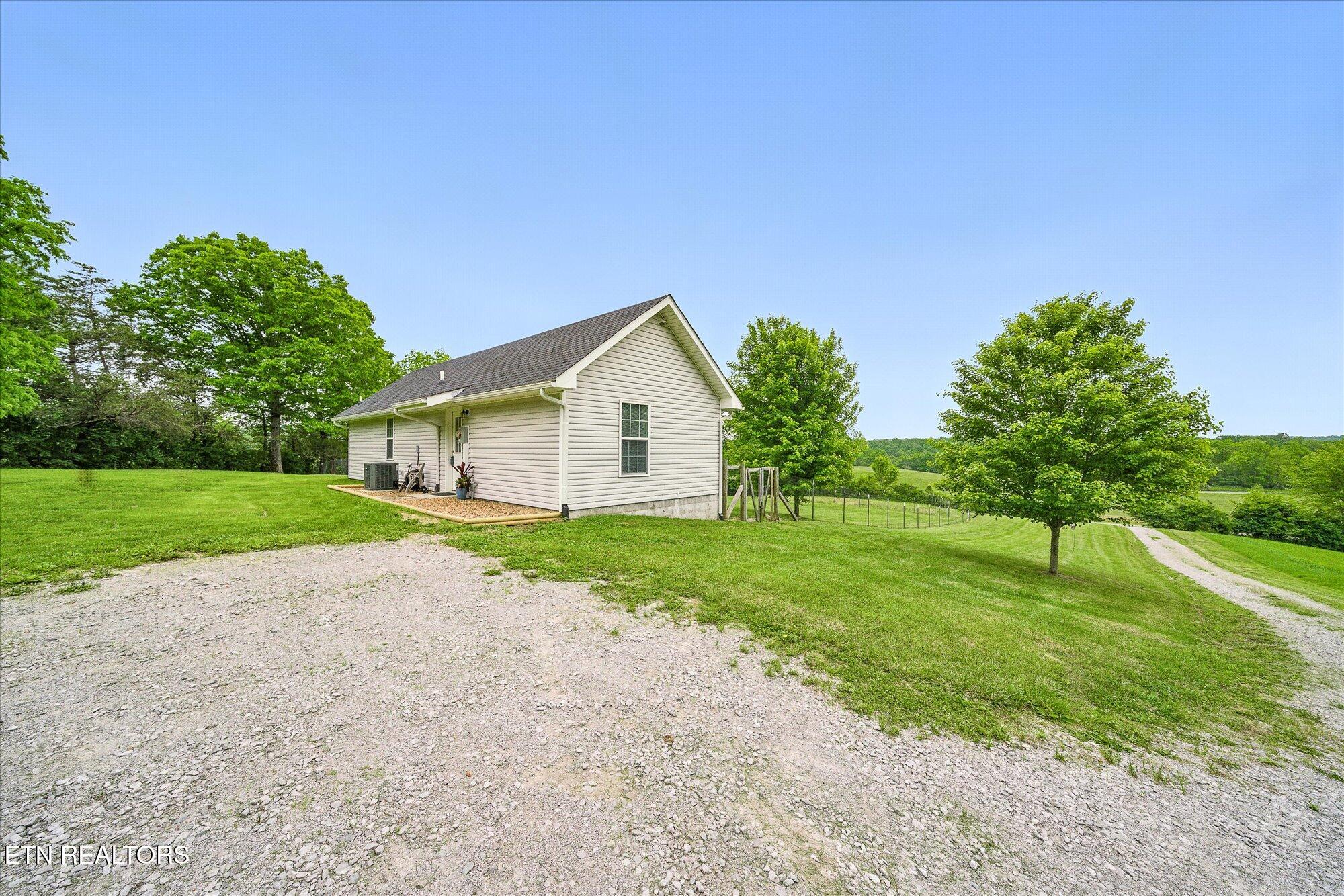 1447 Dykes Rd Property Photo 1
