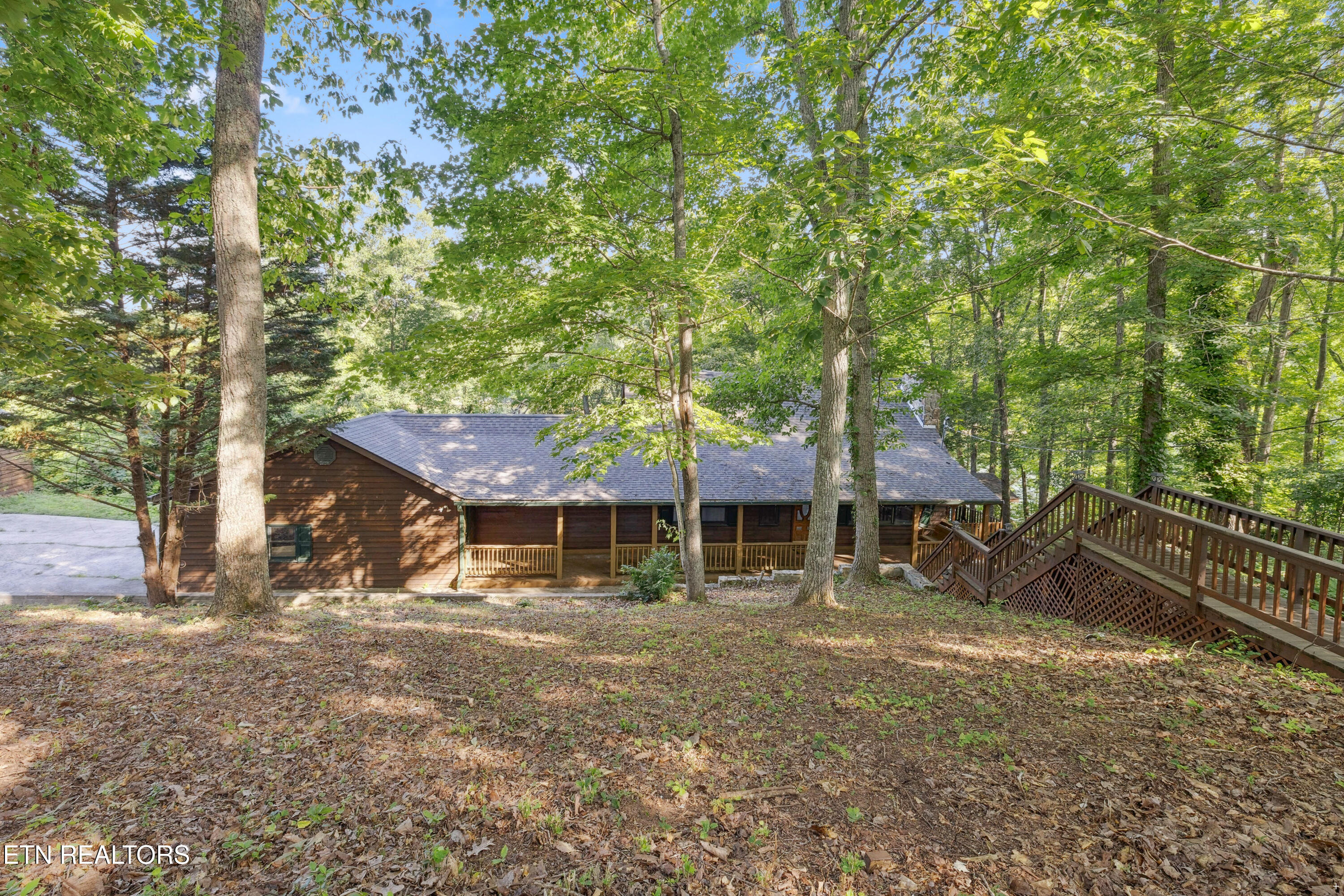 521 Laurel Lake Circle Property Photo 1