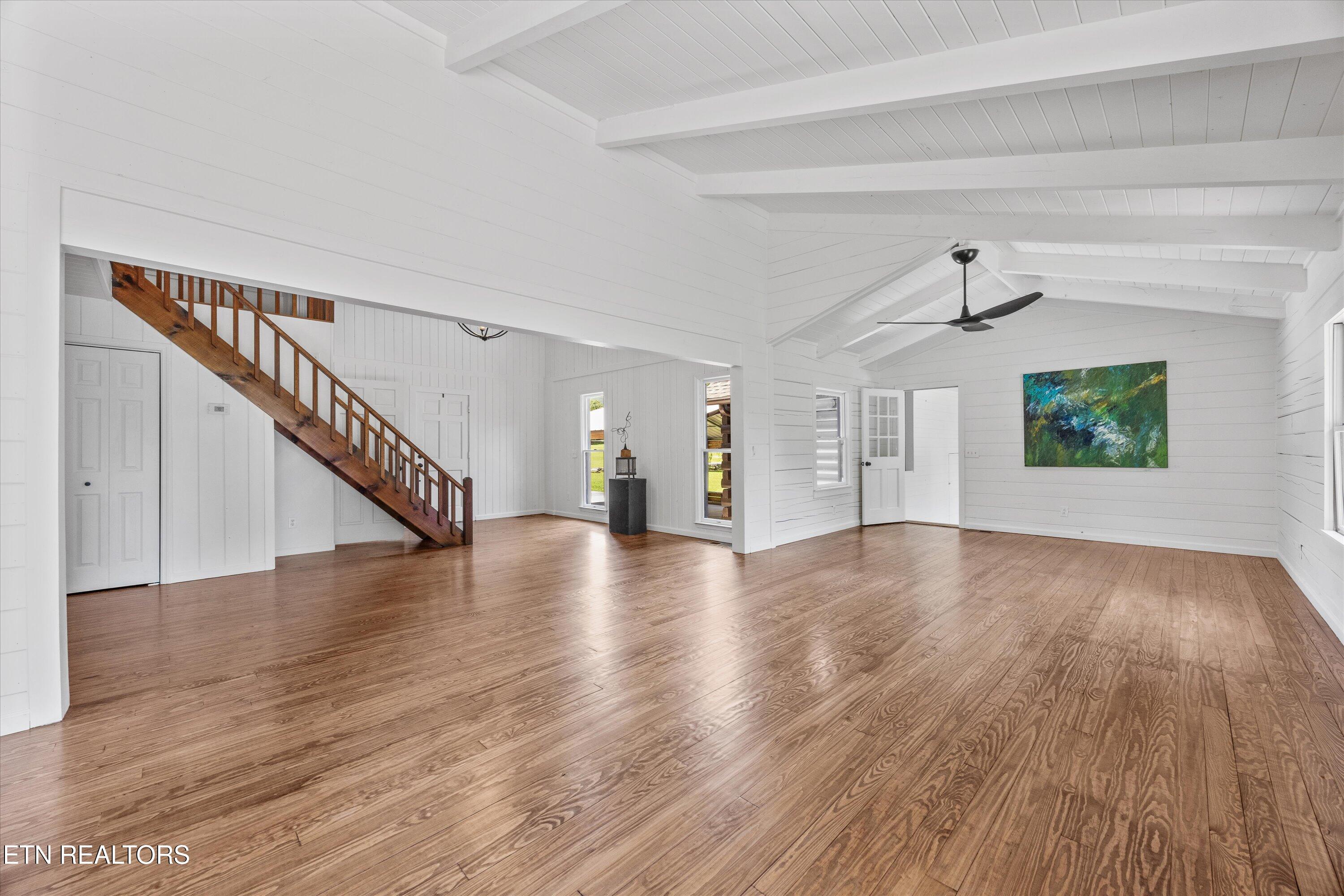 284 Savannah Shores Drive Property Photo 12