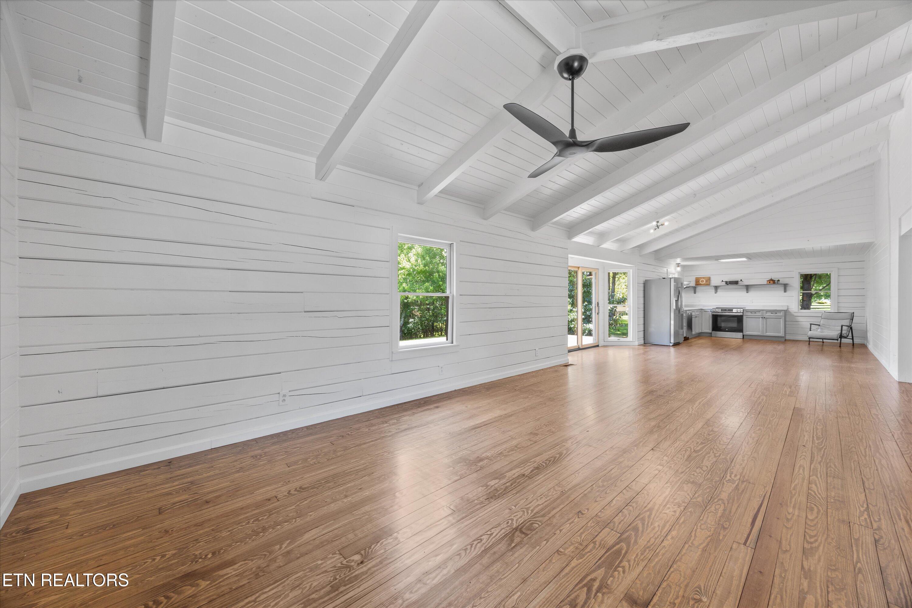 284 Savannah Shores Drive Property Photo 16