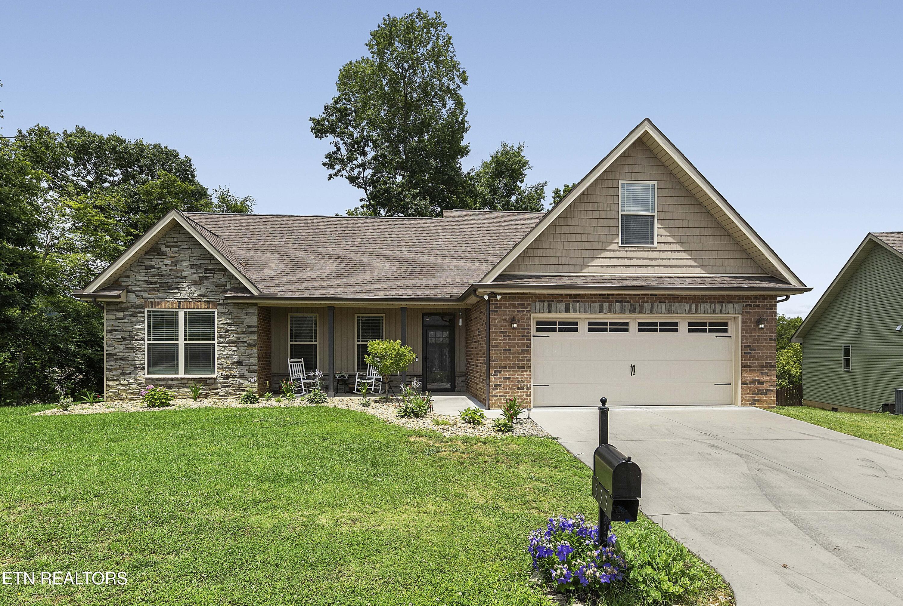 533 Greystoke Lane Property Photo 1