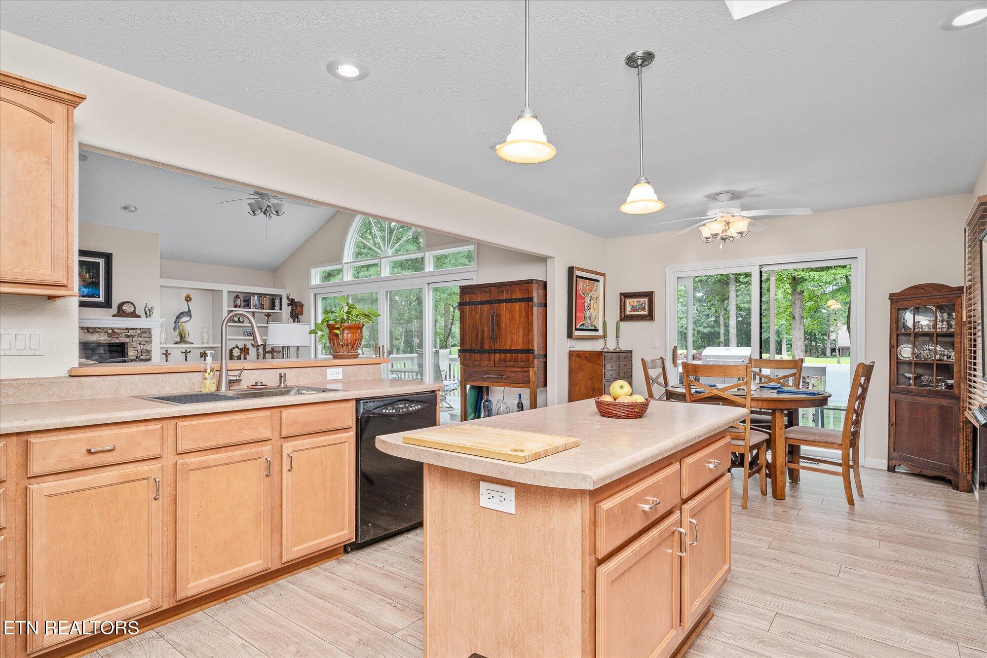 21 Lexham Court Property Photo 17