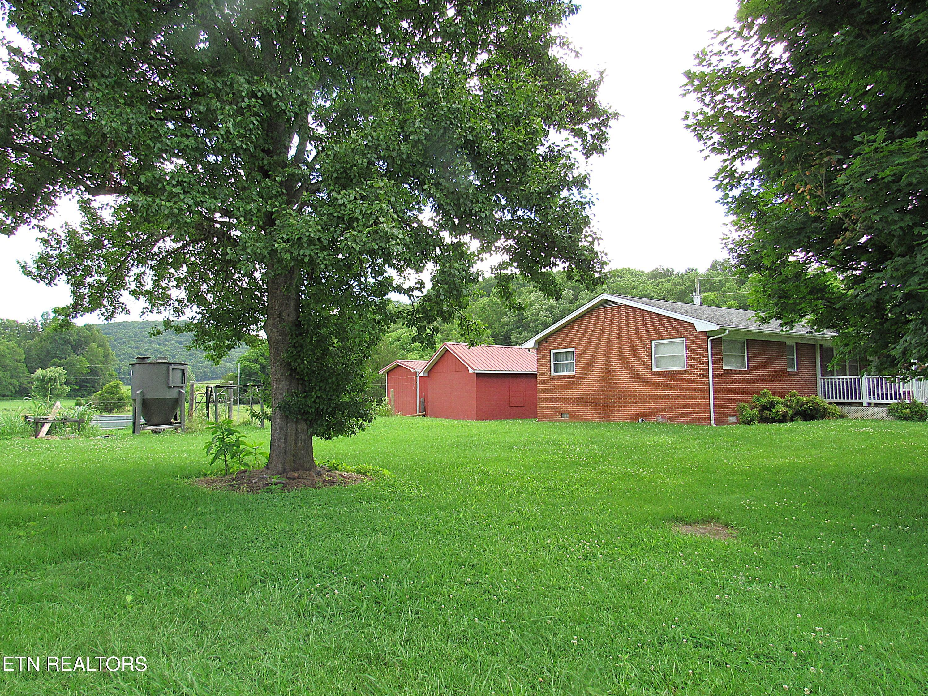 2010 Rocky Valley Rd Property Photo 3
