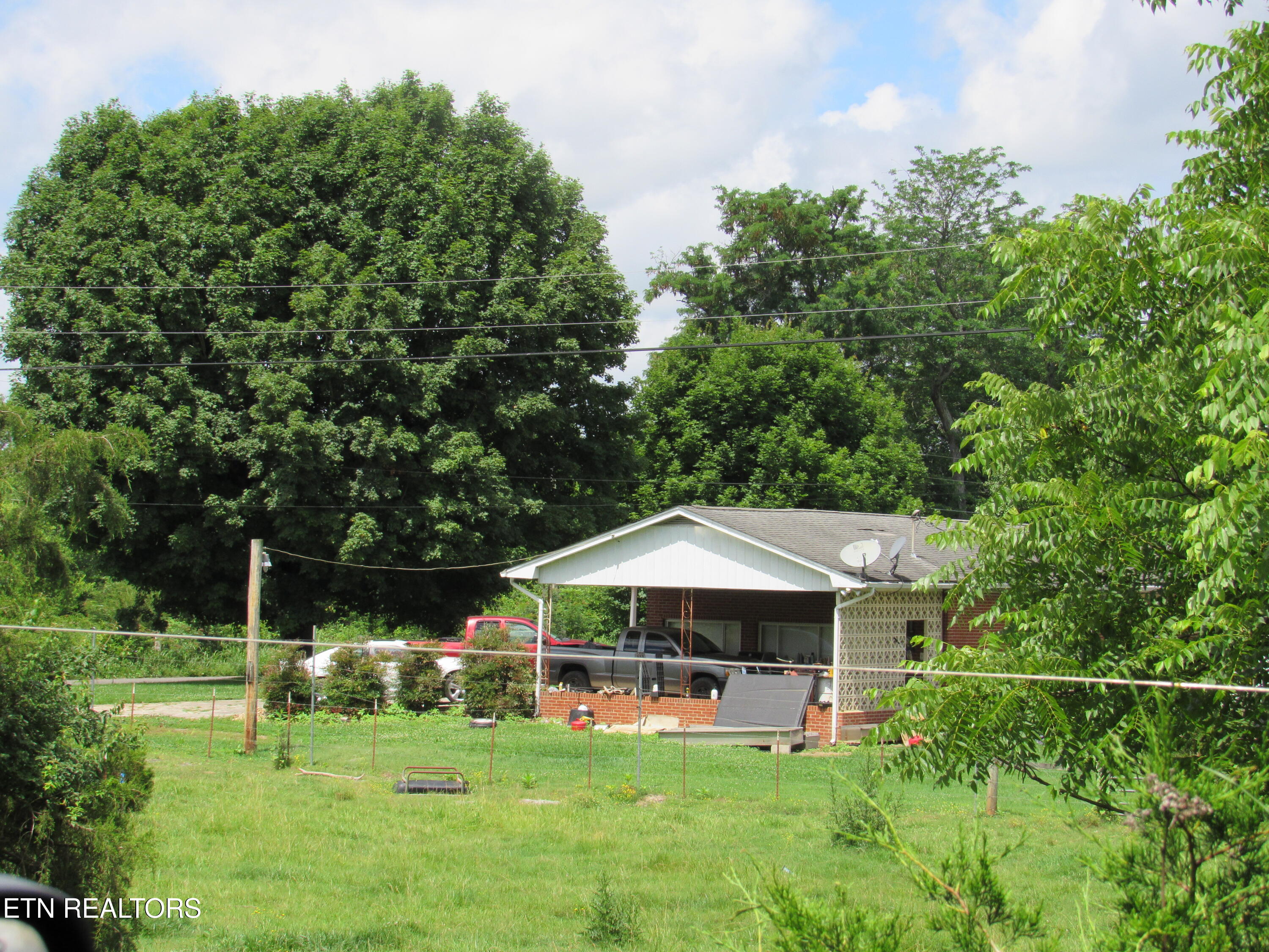 2010 Rocky Valley Rd Property Photo 8