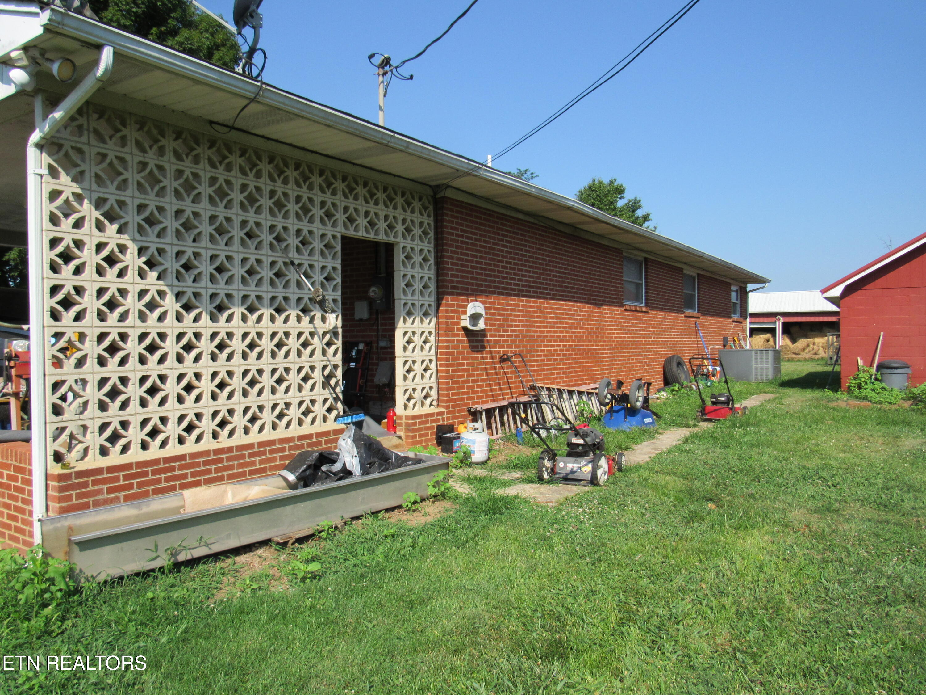 2010 Rocky Valley Rd Property Photo 21