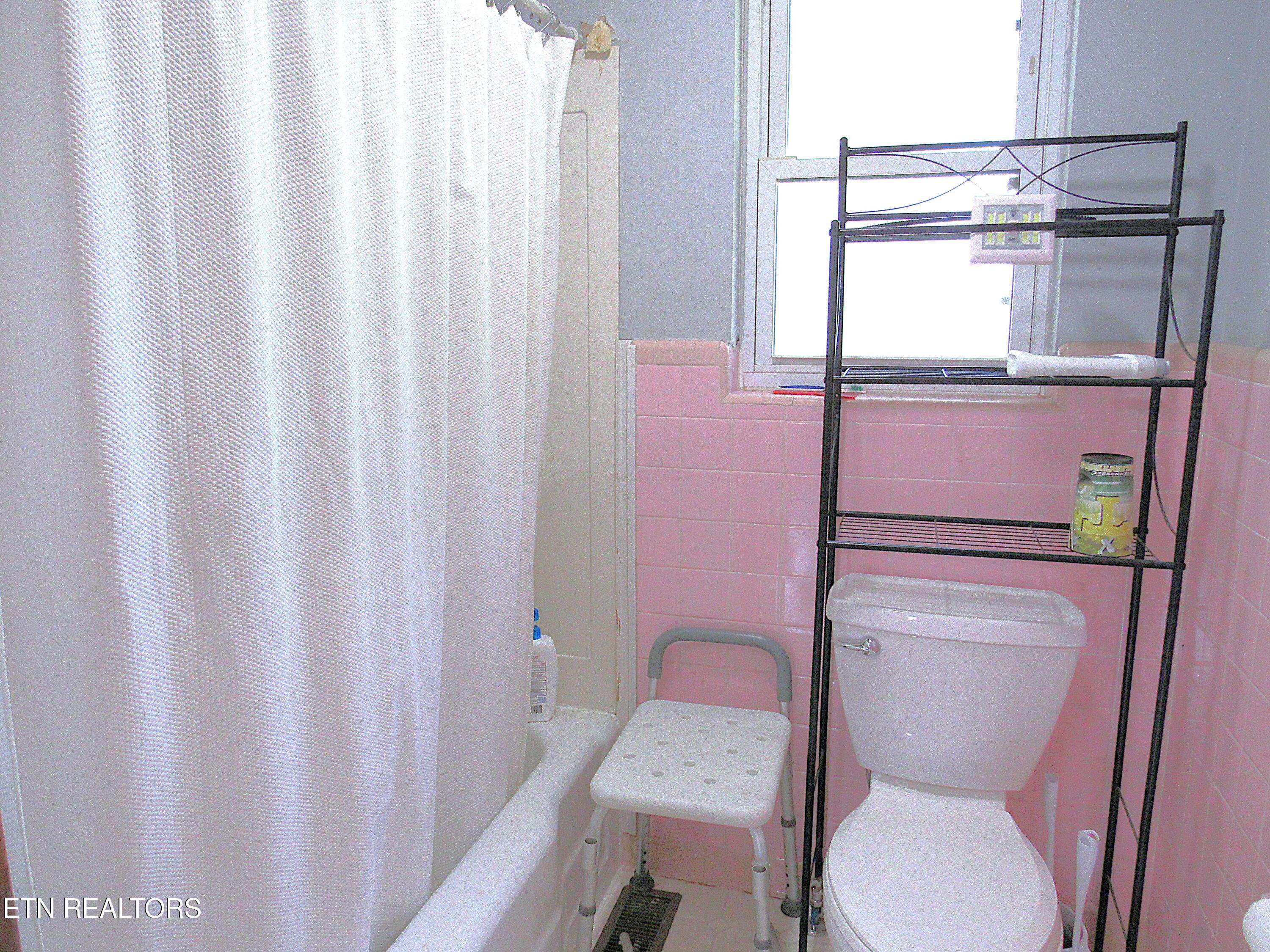 2010 Rocky Valley Rd Property Photo 27