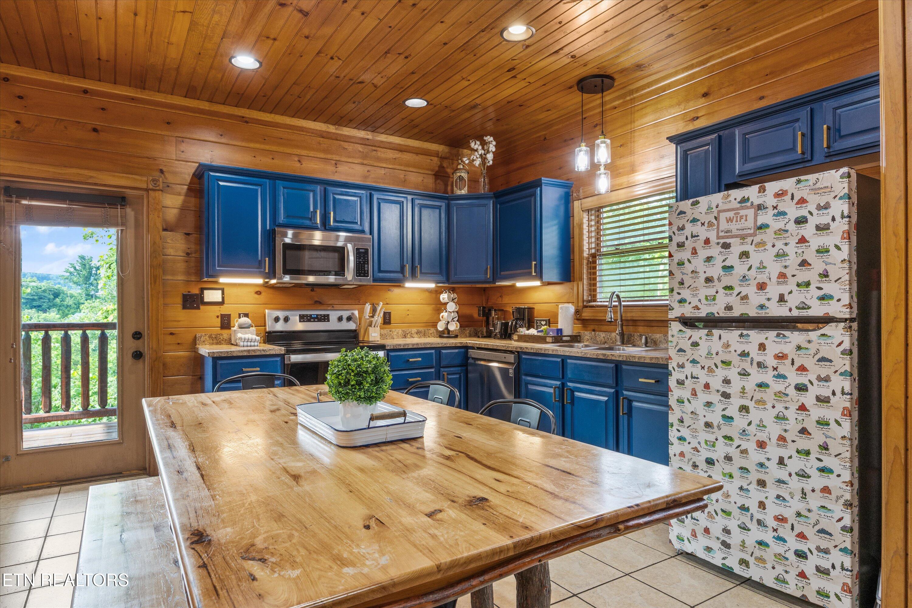 808 Great Smoky Way Property Photo 7
