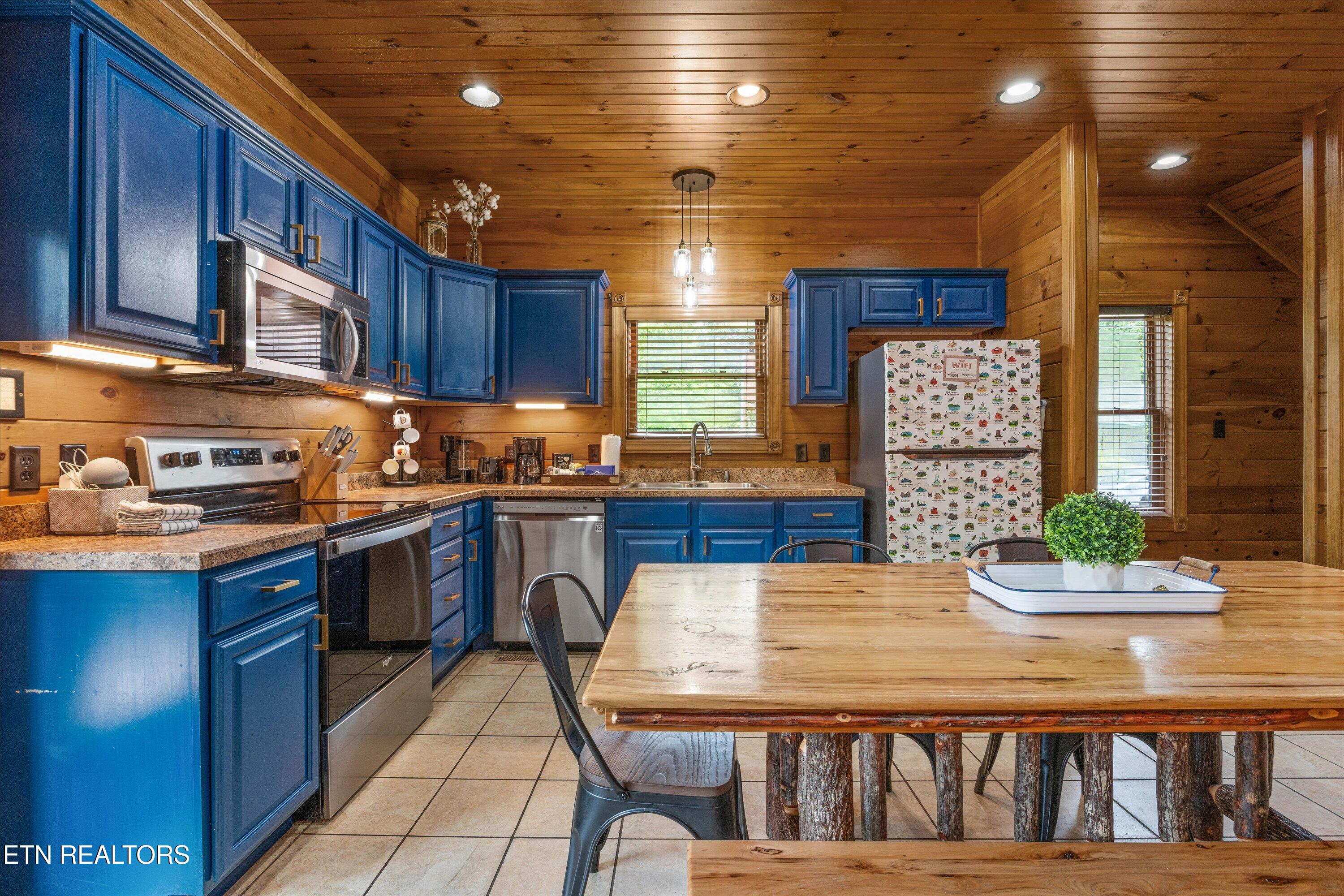 808 Great Smoky Way Property Photo 9