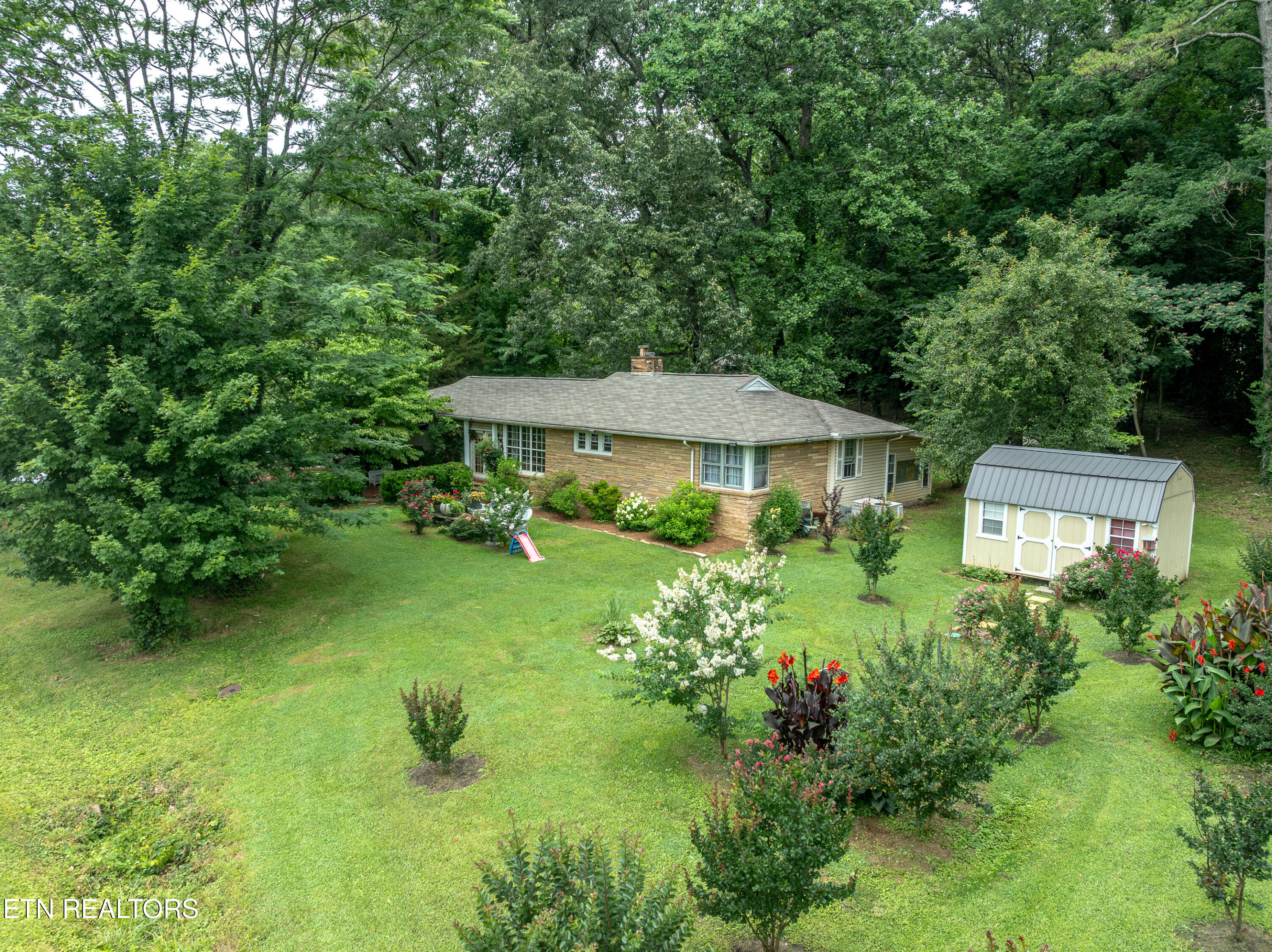 5005 Silva Drive Property Photo 1