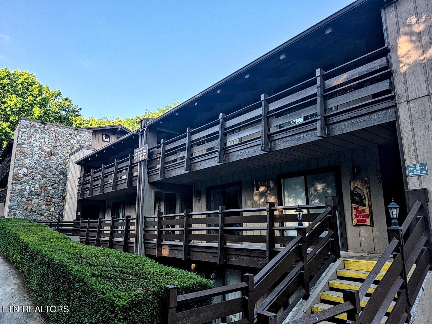 1081 Cove Rd Property Photo 1