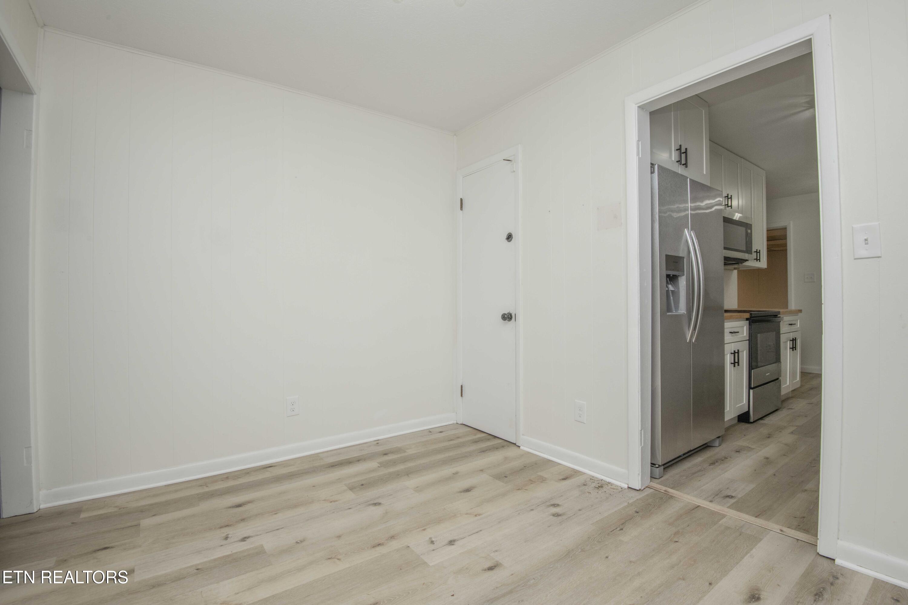 817 W Ridgecrest Drive Property Photo 11