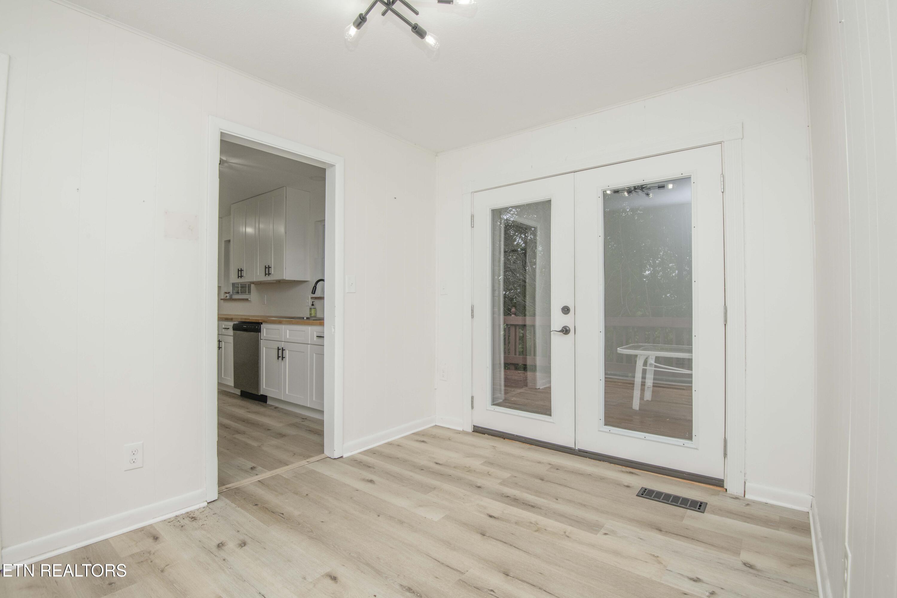 817 W Ridgecrest Drive Property Photo 12