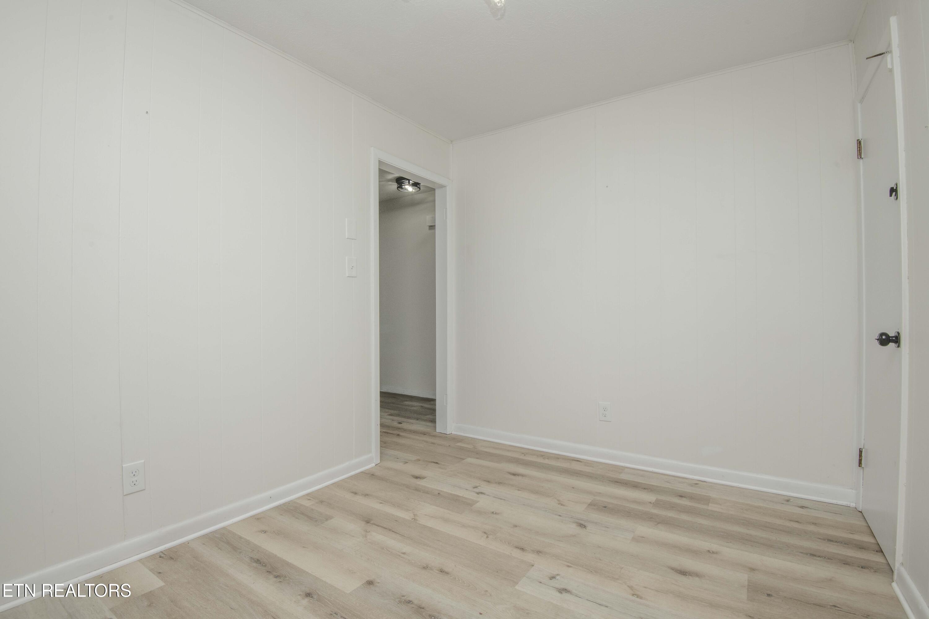 817 W Ridgecrest Drive Property Photo 13