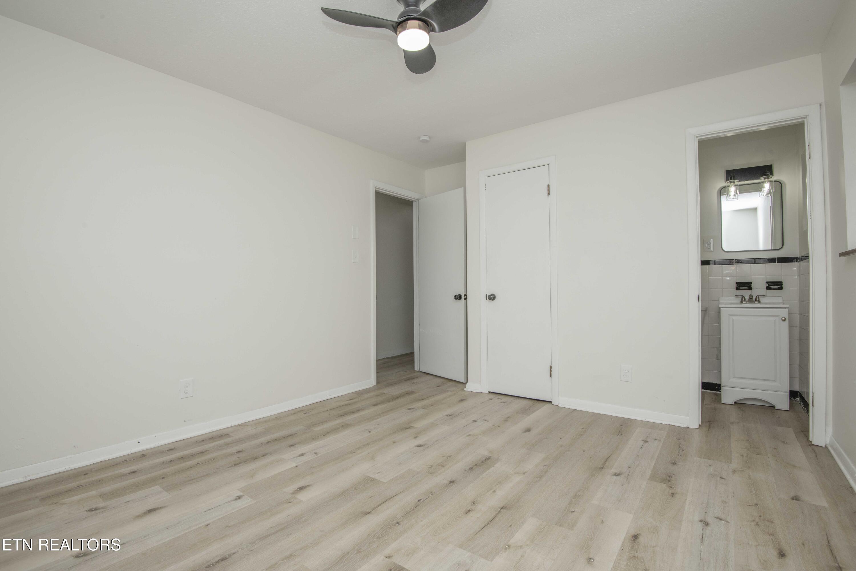 817 W Ridgecrest Drive Property Photo 14