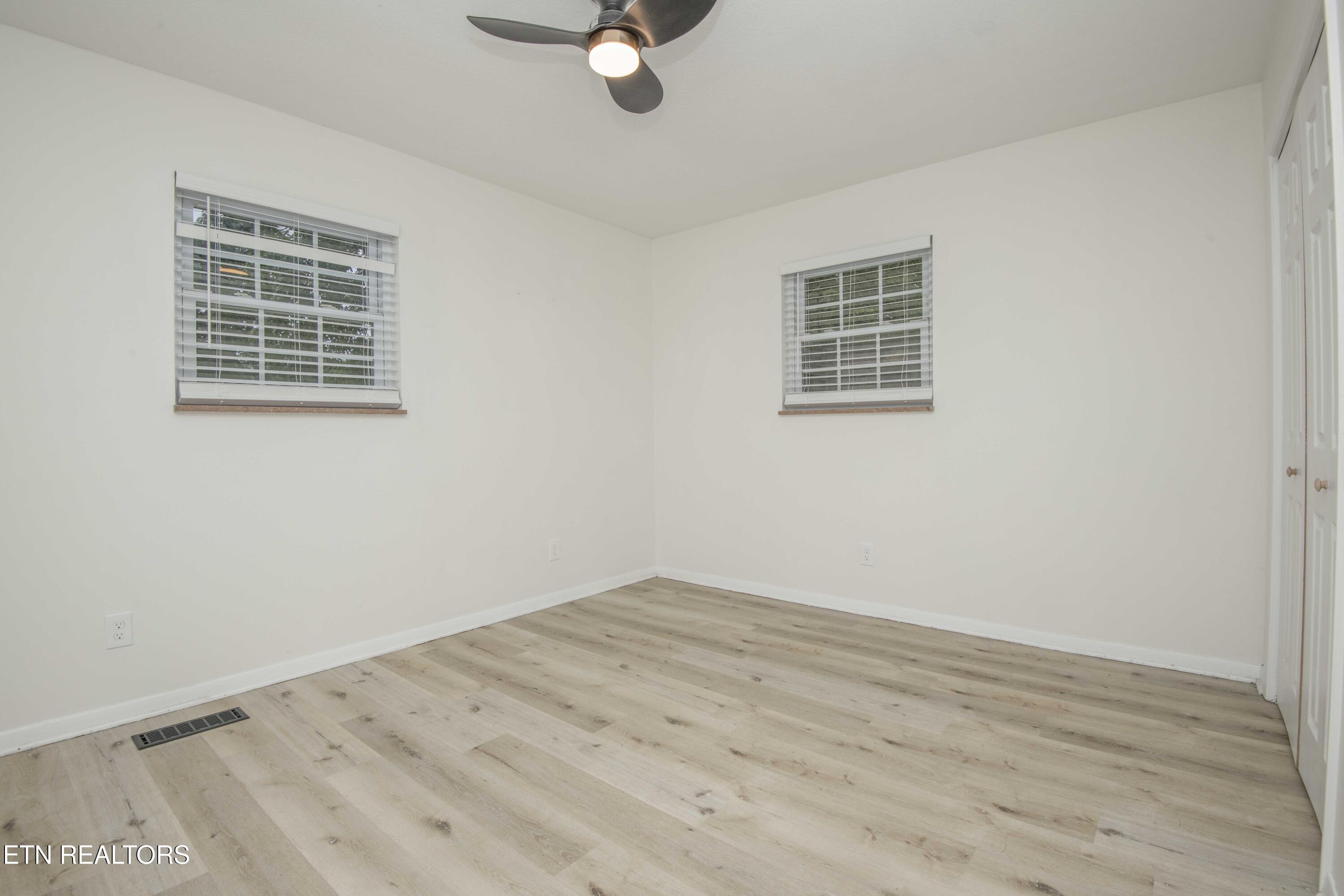 817 W Ridgecrest Drive Property Photo 22