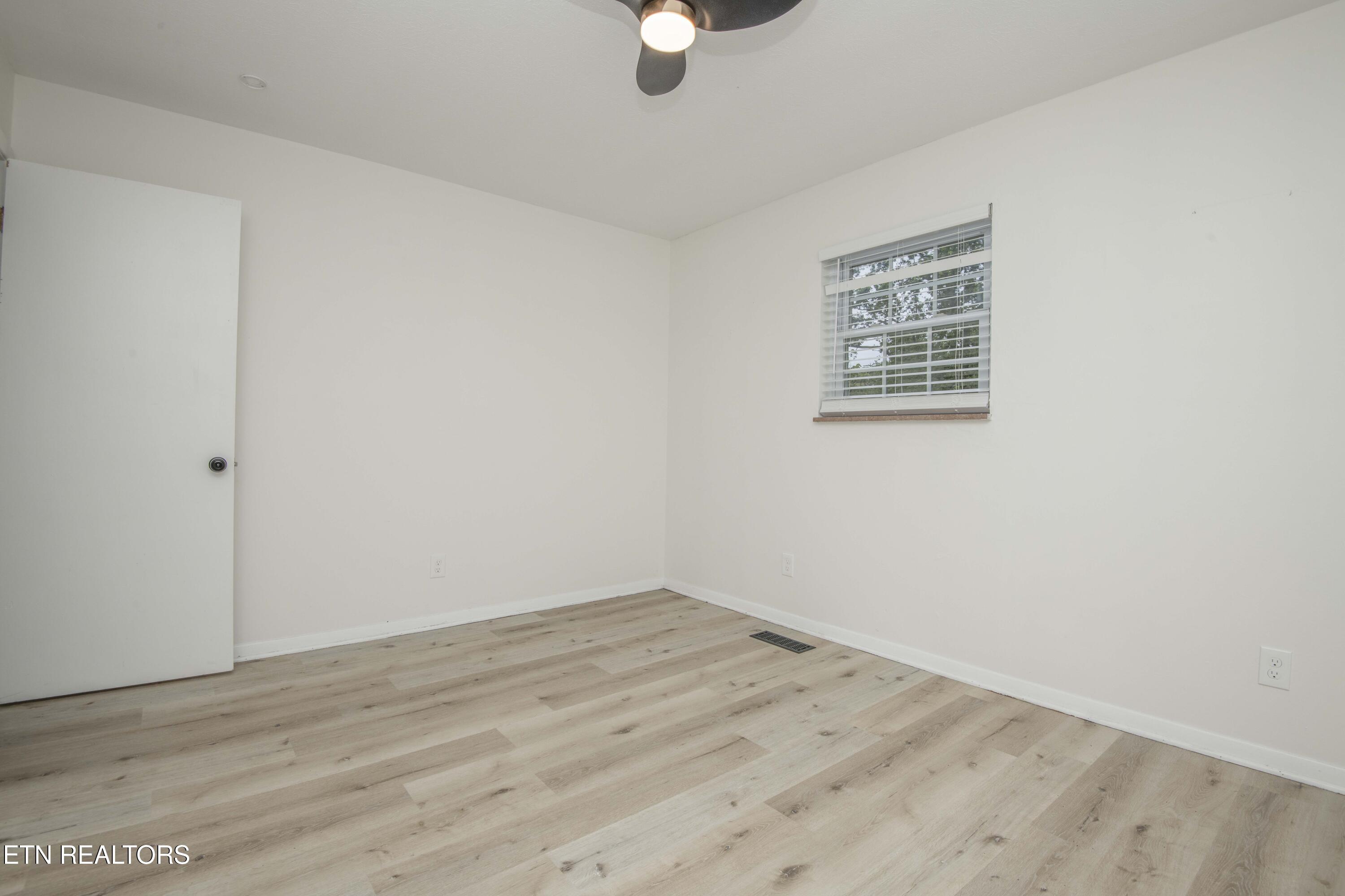 817 W Ridgecrest Drive Property Photo 23