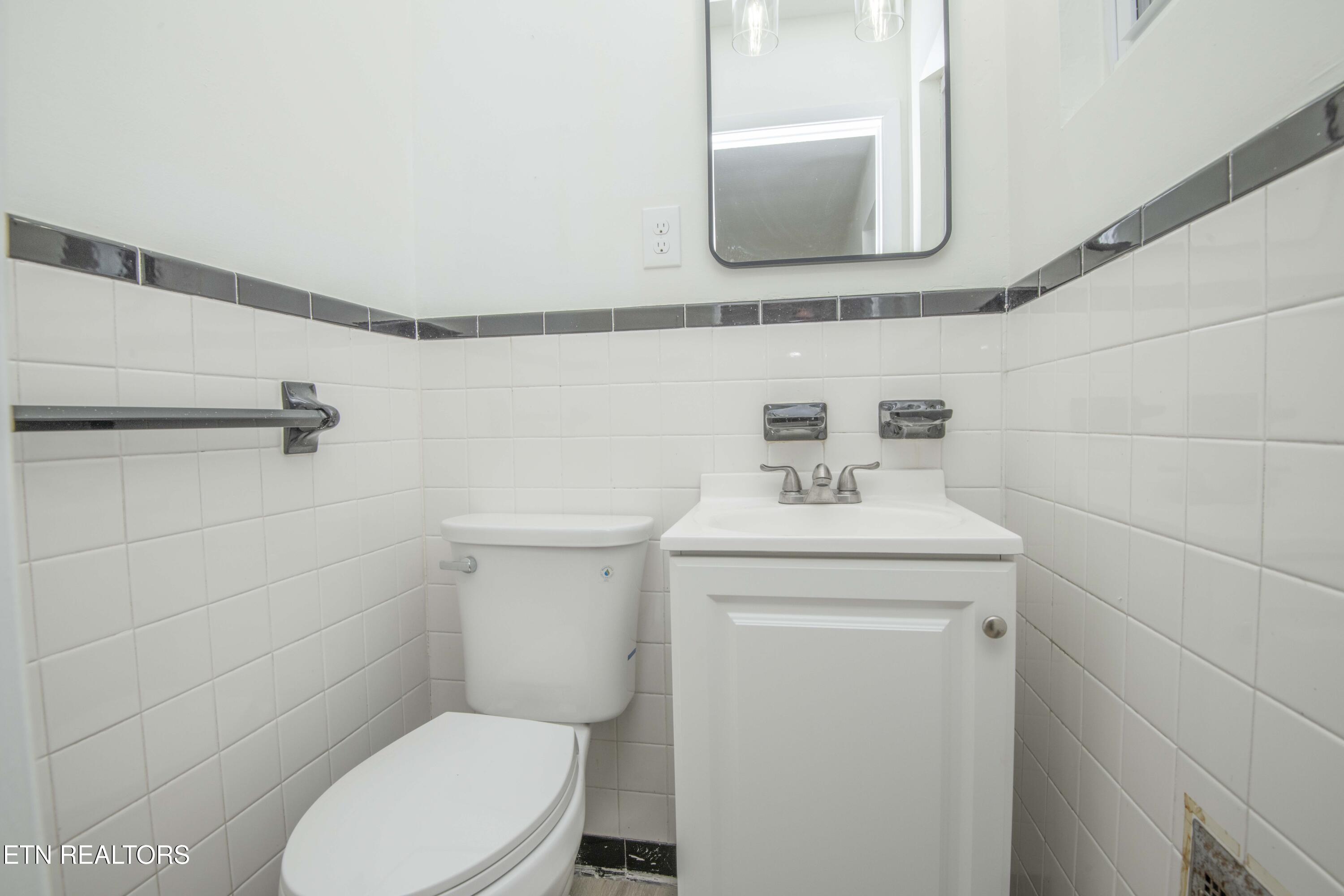 817 W Ridgecrest Drive Property Photo 27